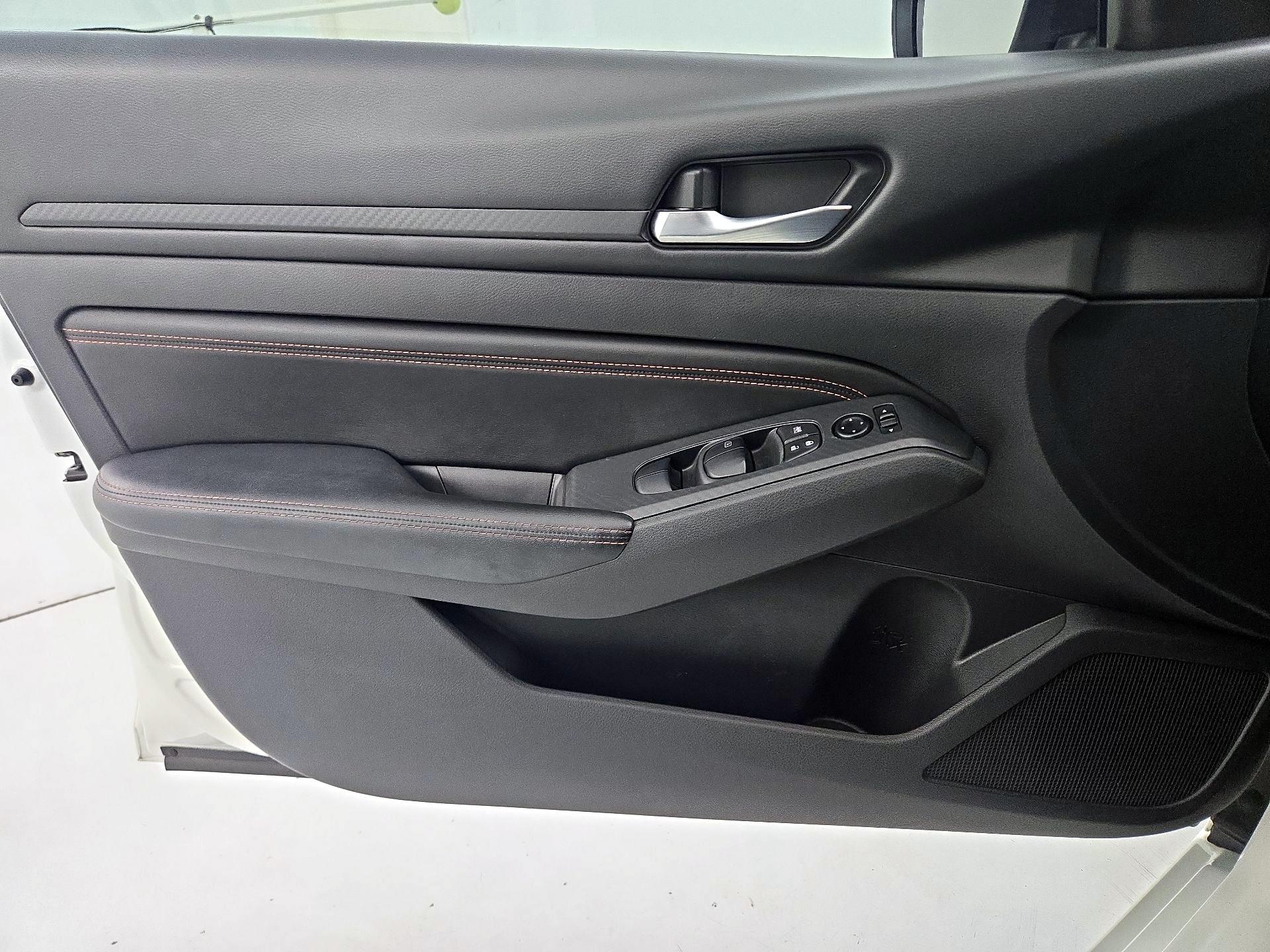 Thumbnail: 2020 Nissan Altima - 12