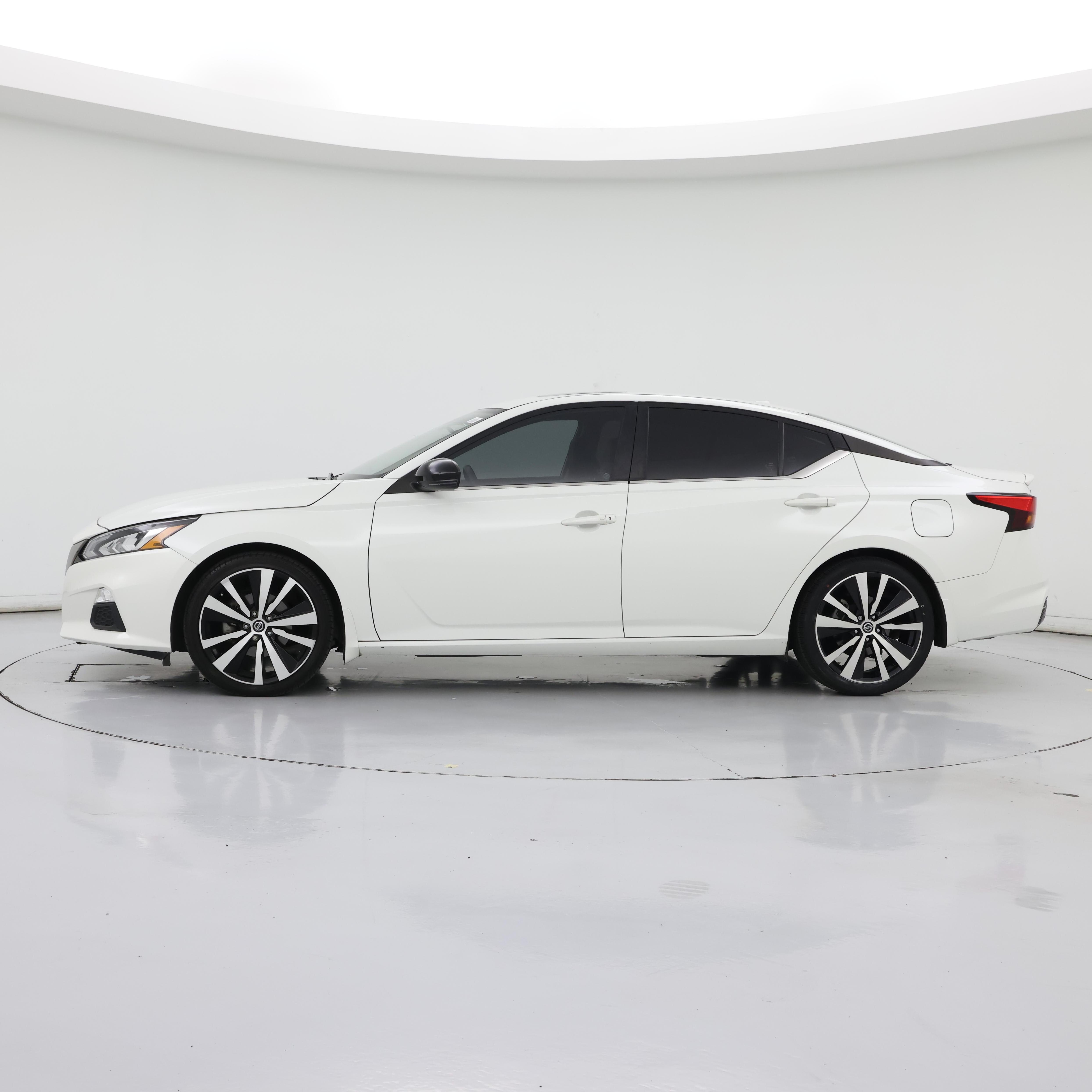 Thumbnail: 2020 Nissan Altima - 3