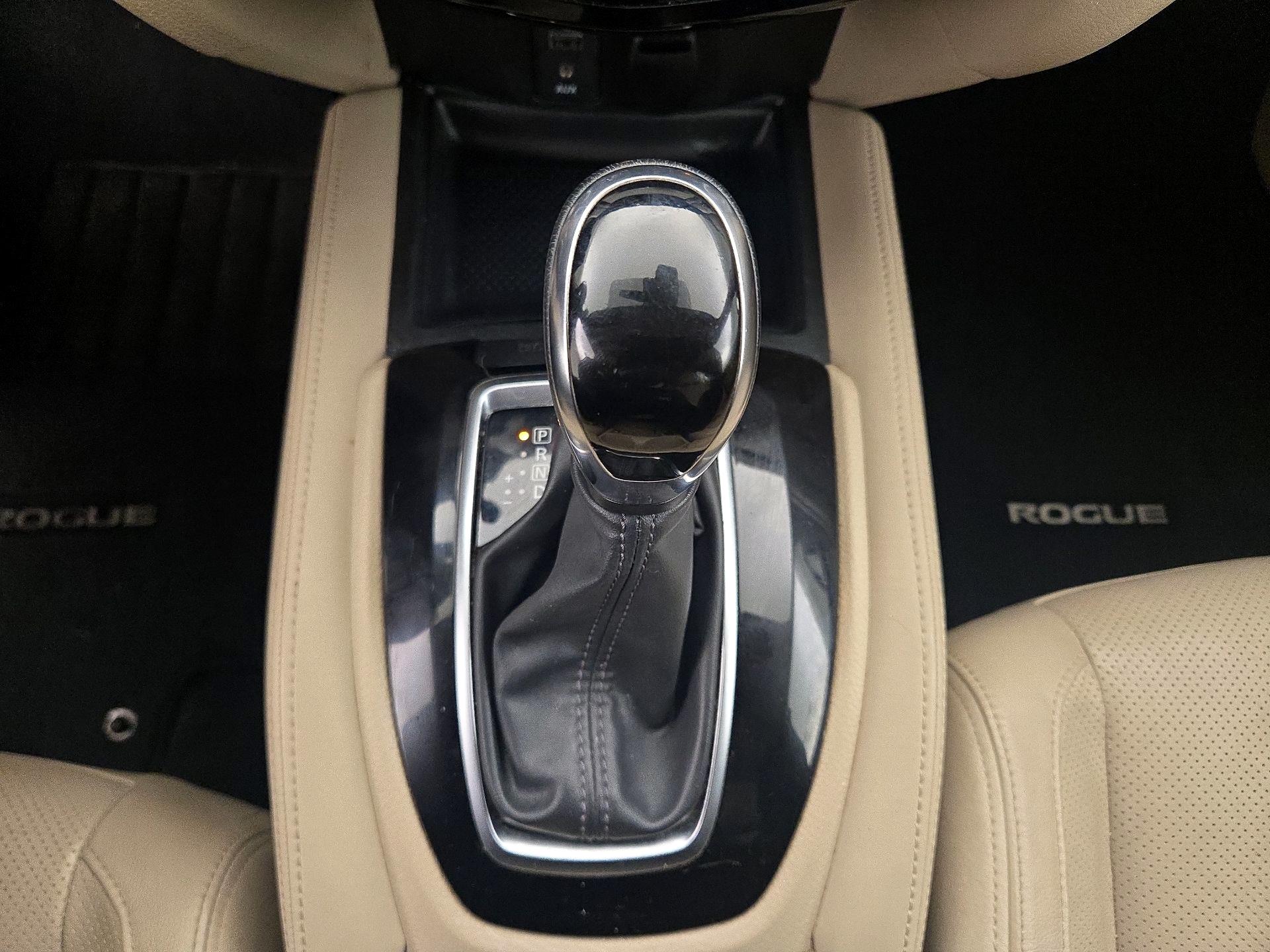 Thumbnail: 2017 Nissan Rogue - 18