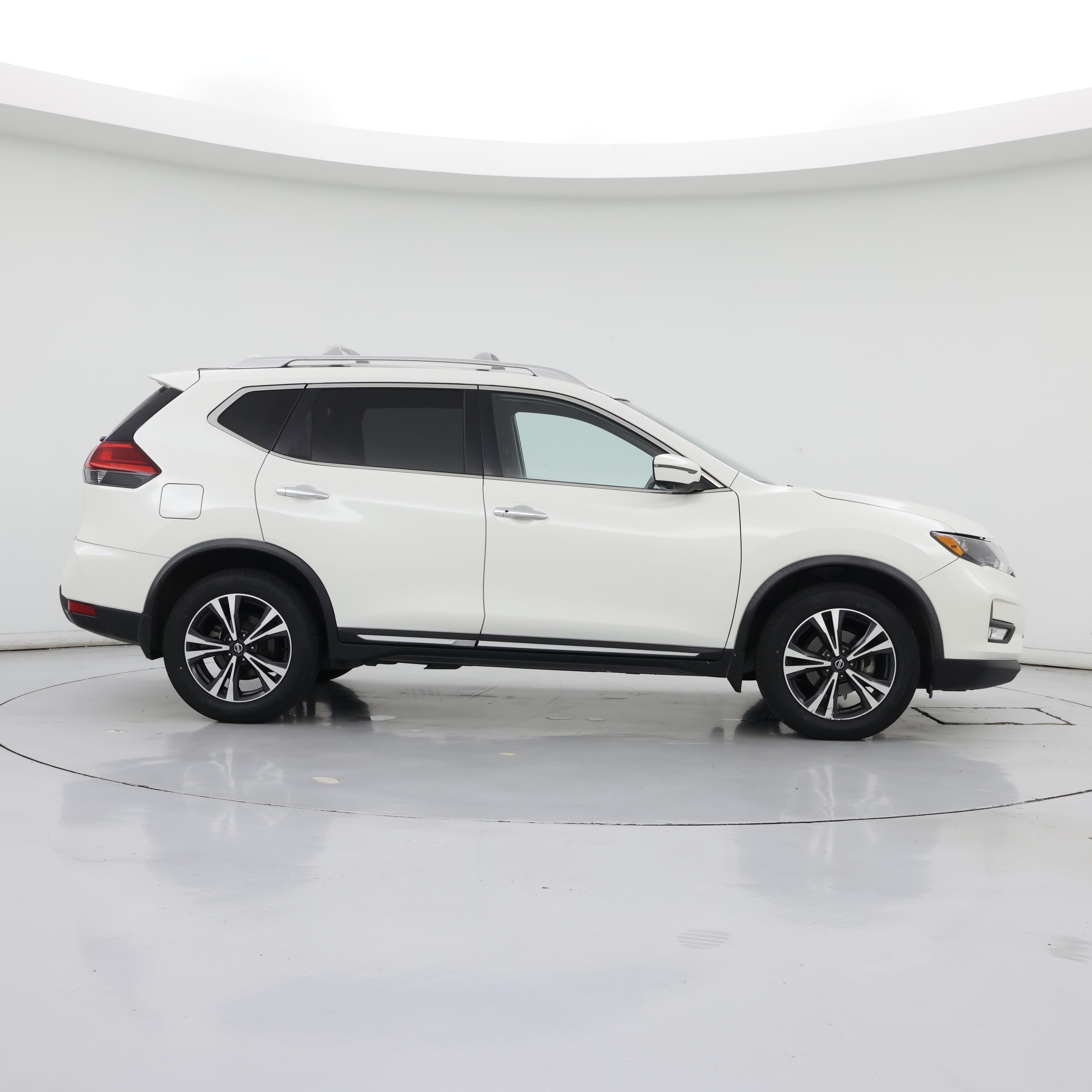 Thumbnail: 2017 Nissan Rogue - 7