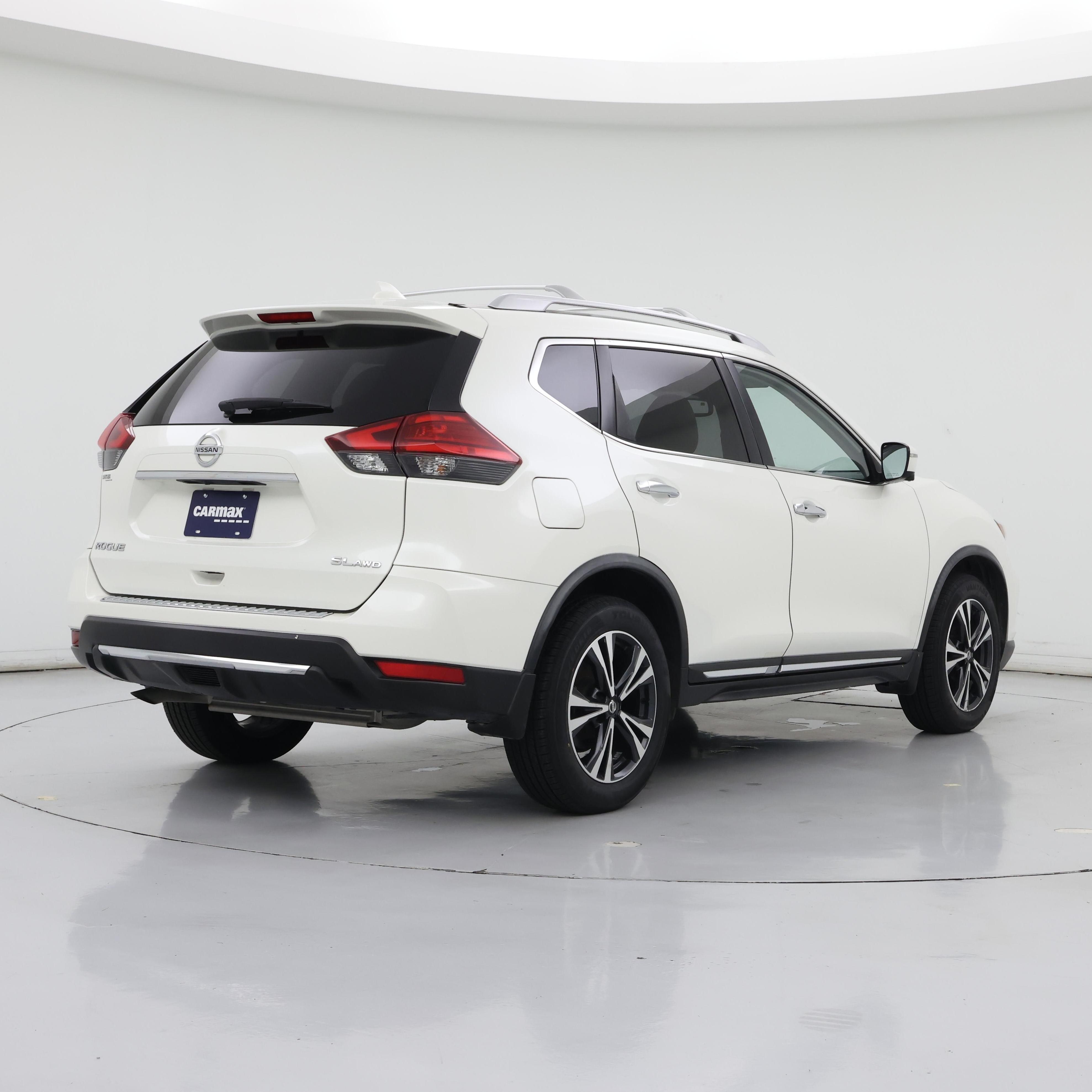 Thumbnail: 2017 Nissan Rogue - 8