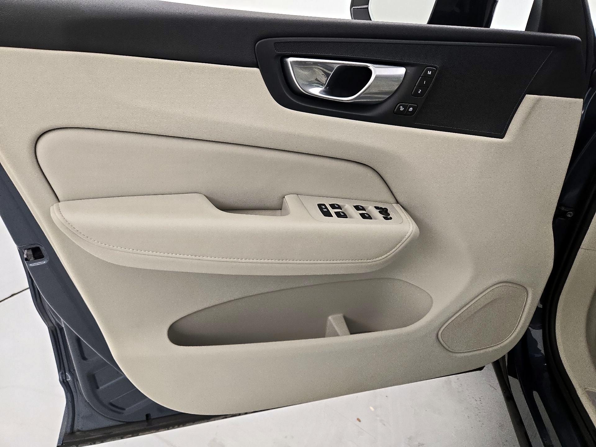 Thumbnail: 2024 Volvo XC60 - 12