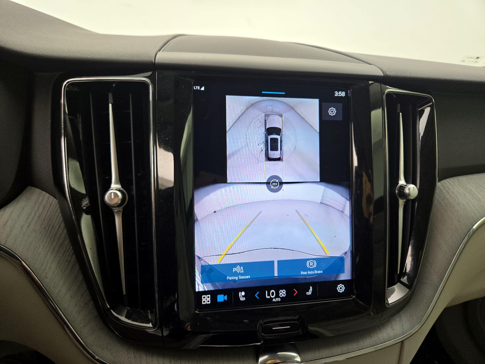 Thumbnail: 2024 Volvo XC60 - 14