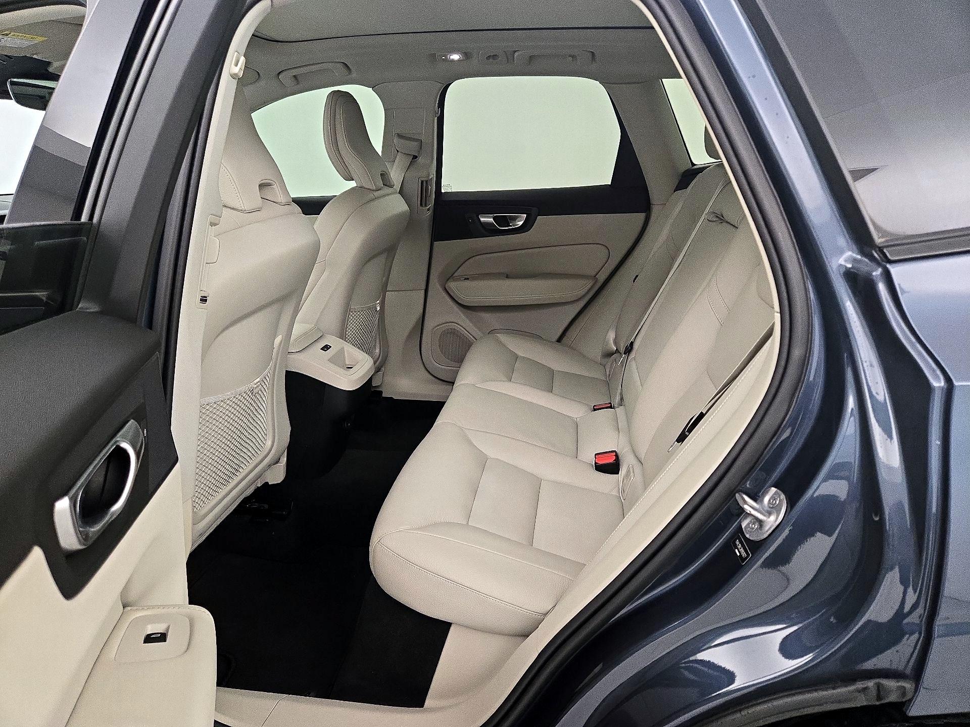 Thumbnail: 2024 Volvo XC60 - 20