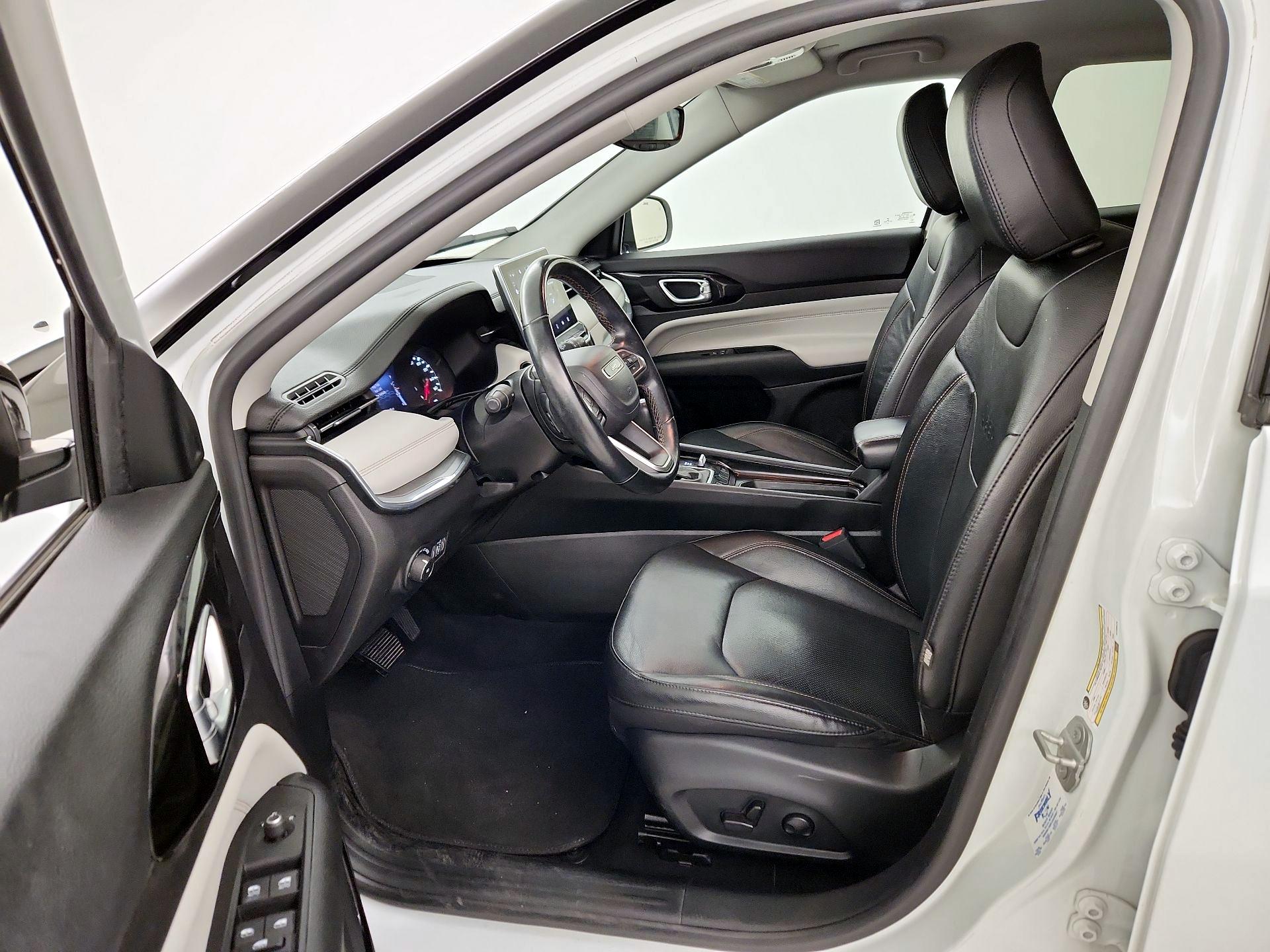 Thumbnail: 2022 Jeep Compass - 11