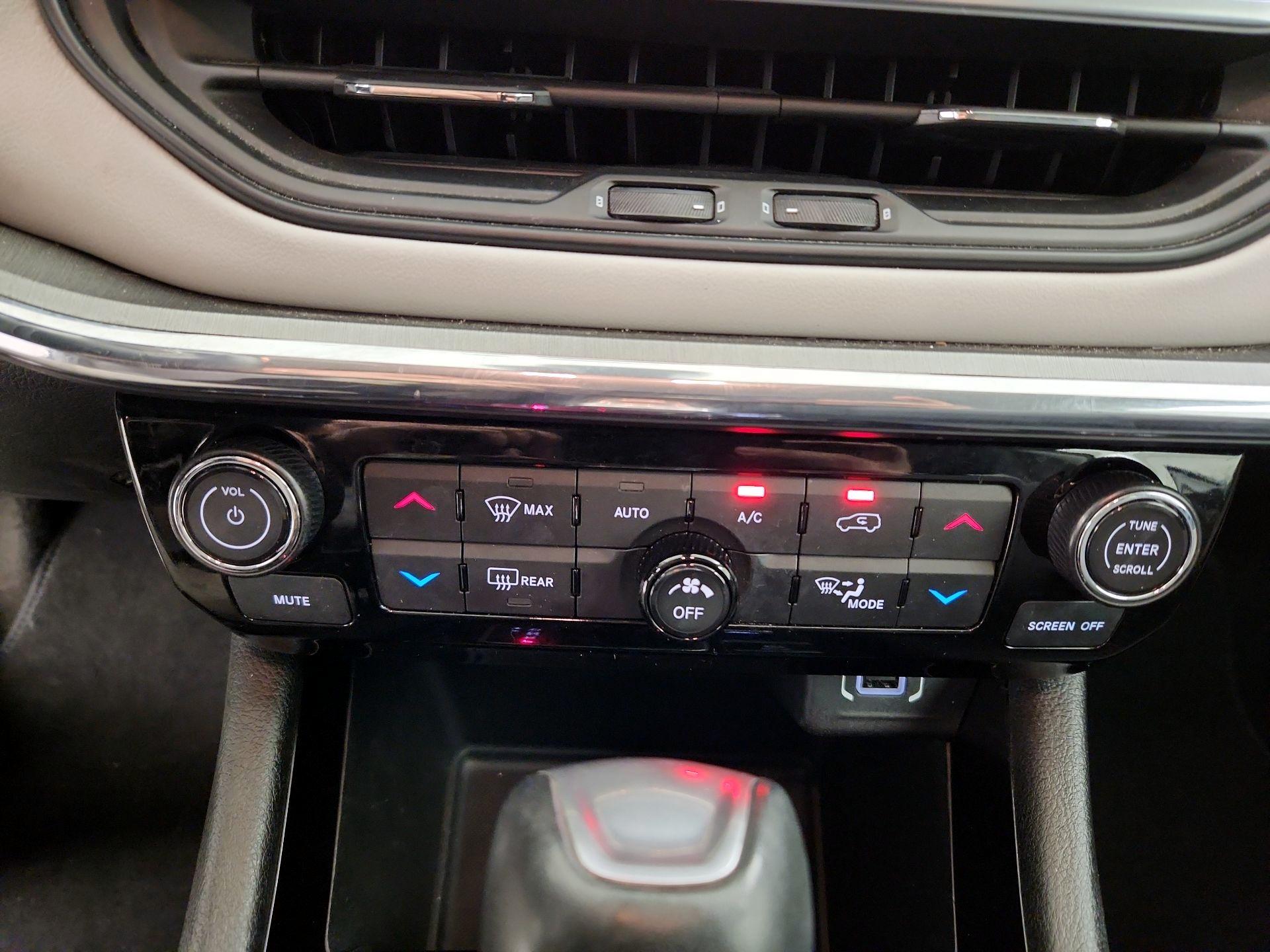 Thumbnail: 2022 Jeep Compass - 16