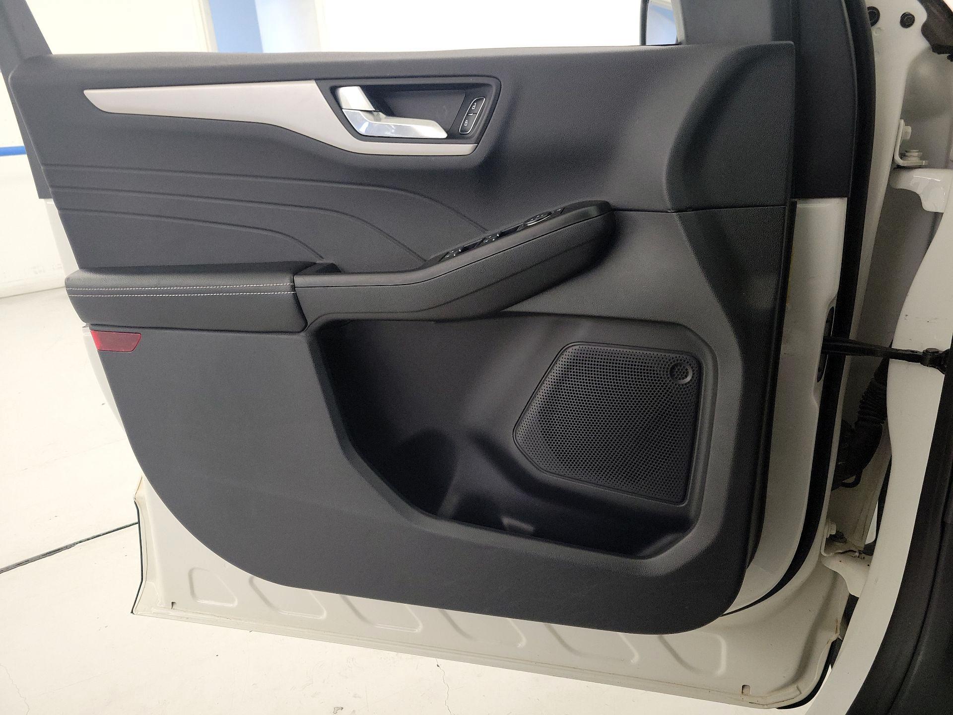 Thumbnail: 2022 Ford Escape - 12