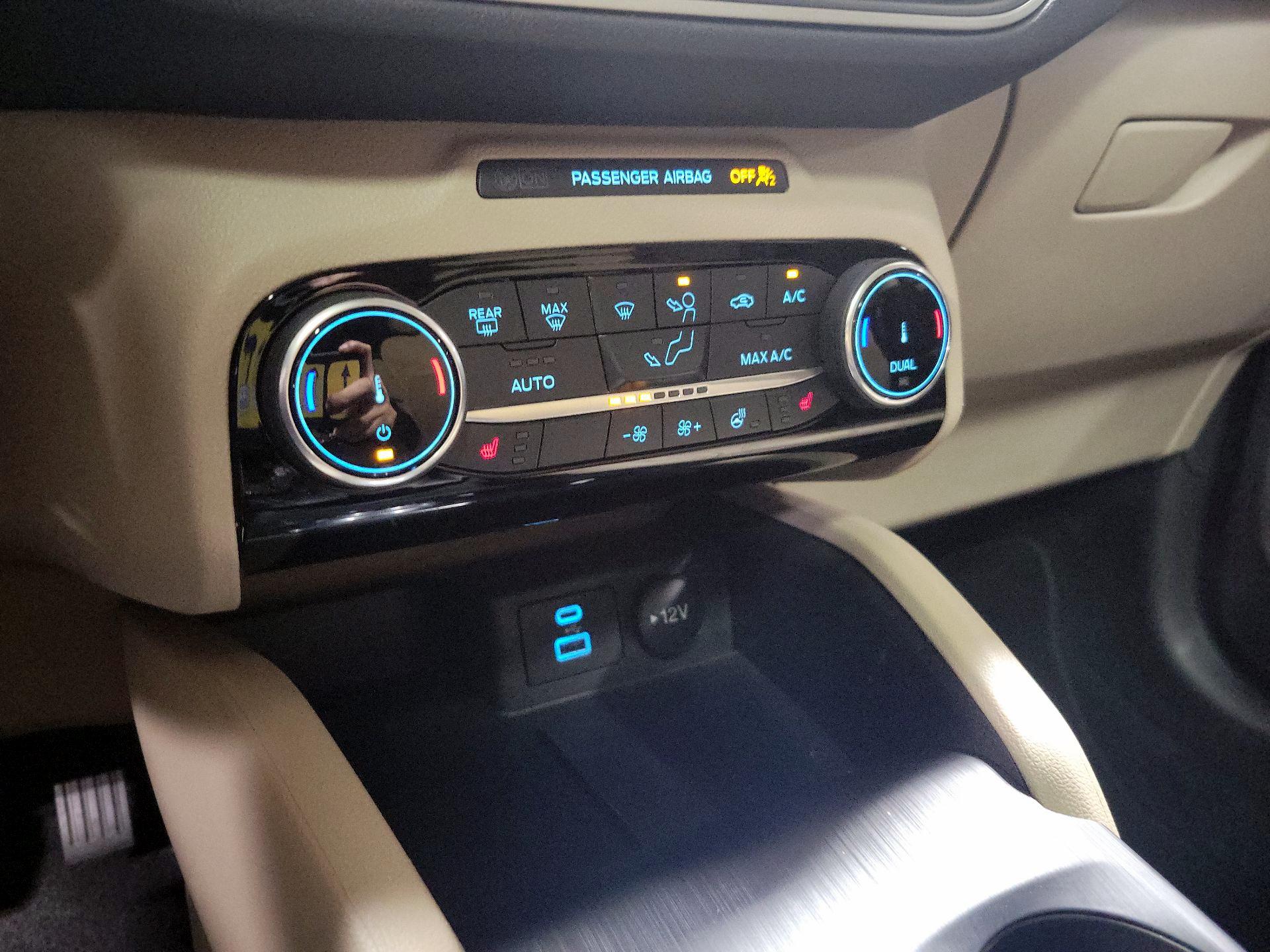 Thumbnail: 2022 Ford Escape - 16