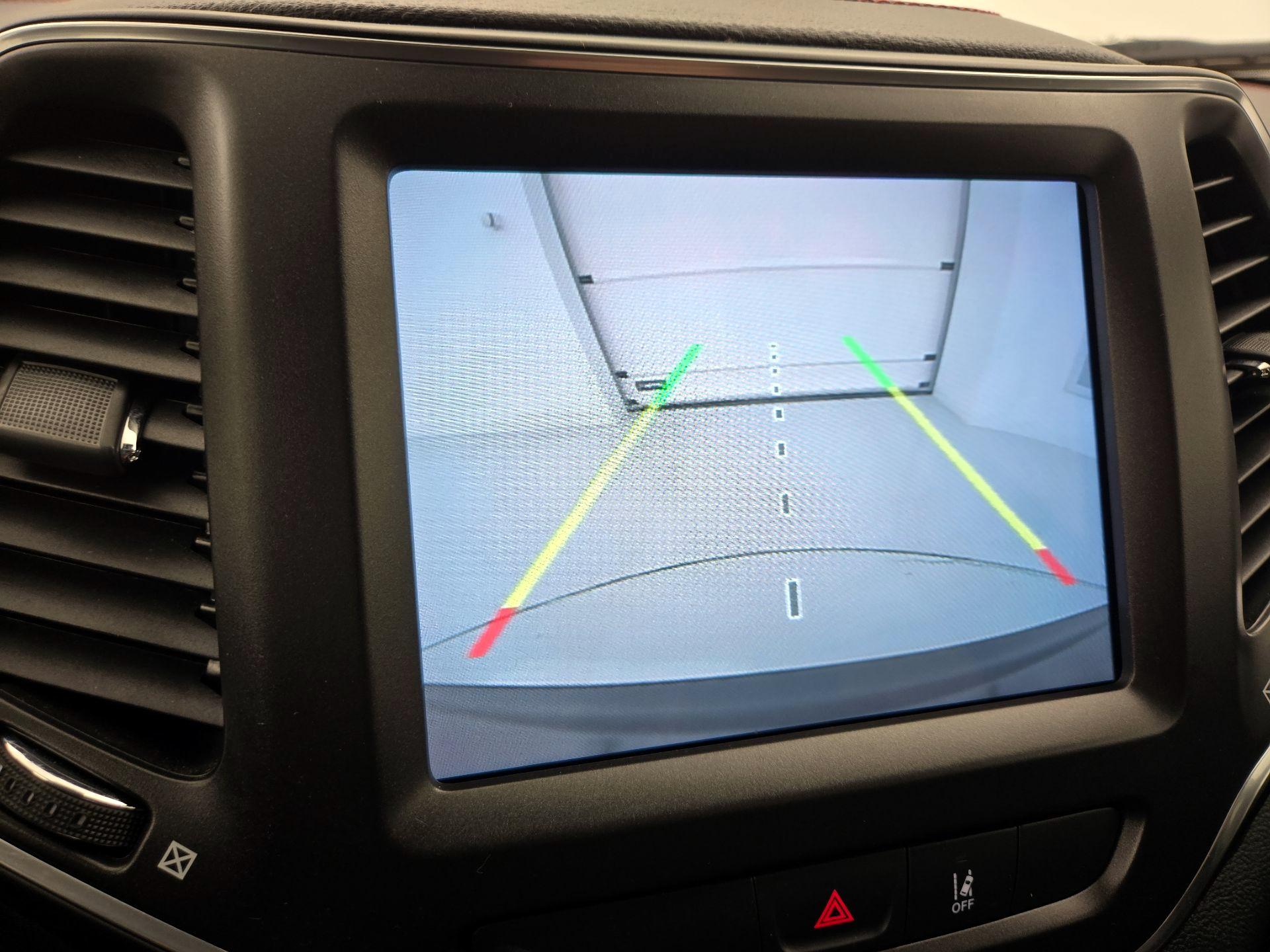 Thumbnail: 2022 Jeep Cherokee - 14