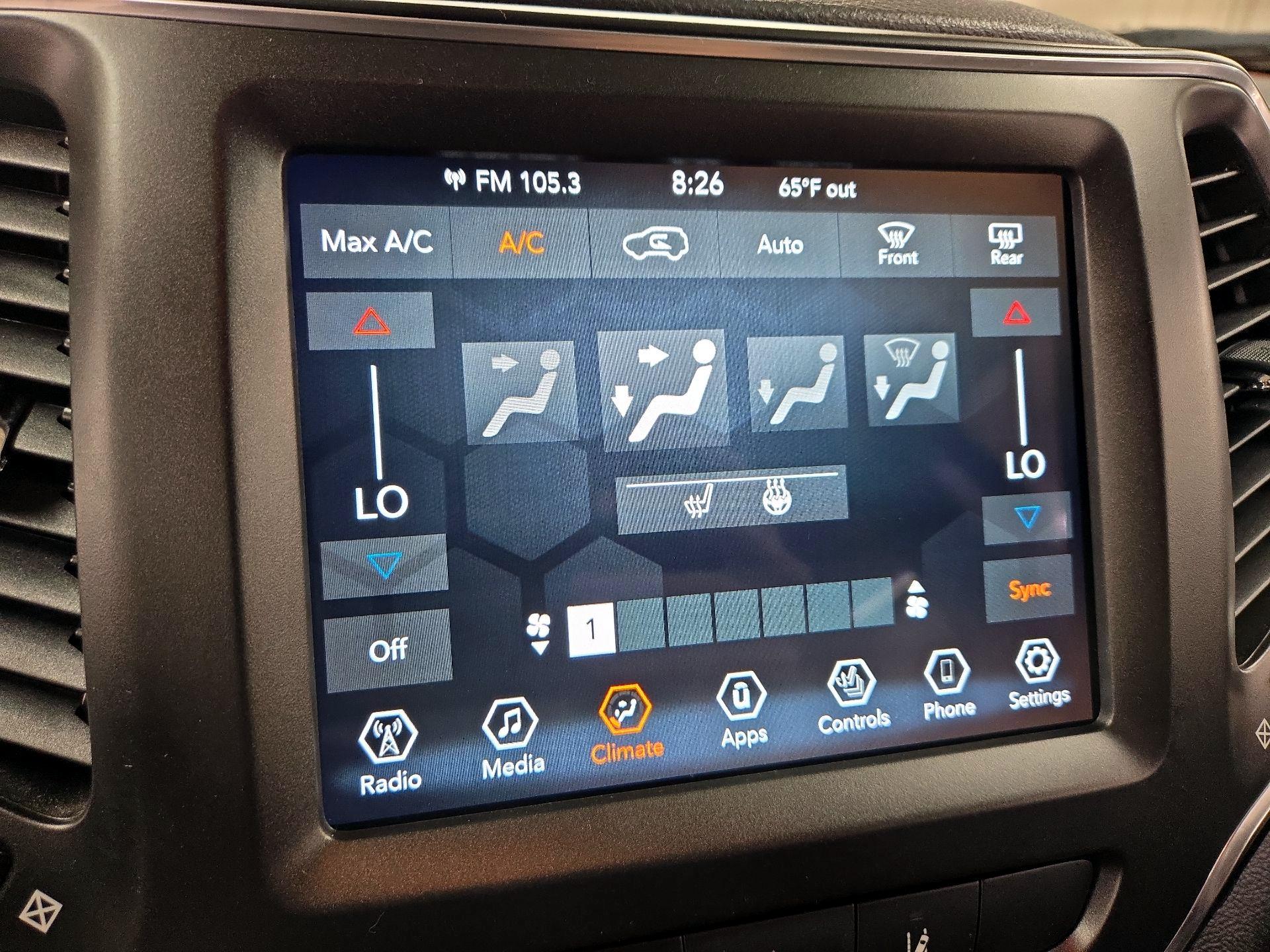 Thumbnail: 2022 Jeep Cherokee - 16