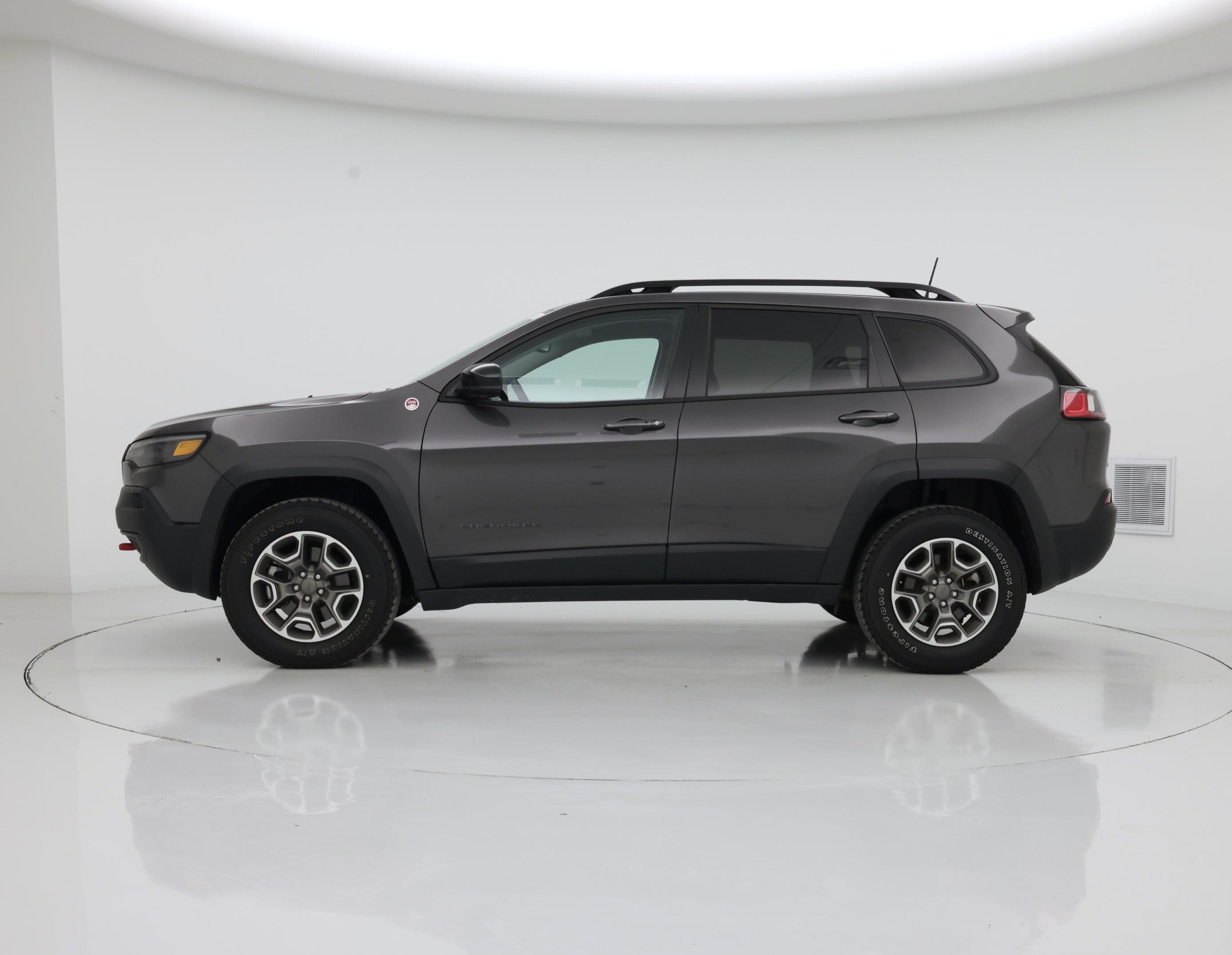 Thumbnail: 2022 Jeep Cherokee - 3