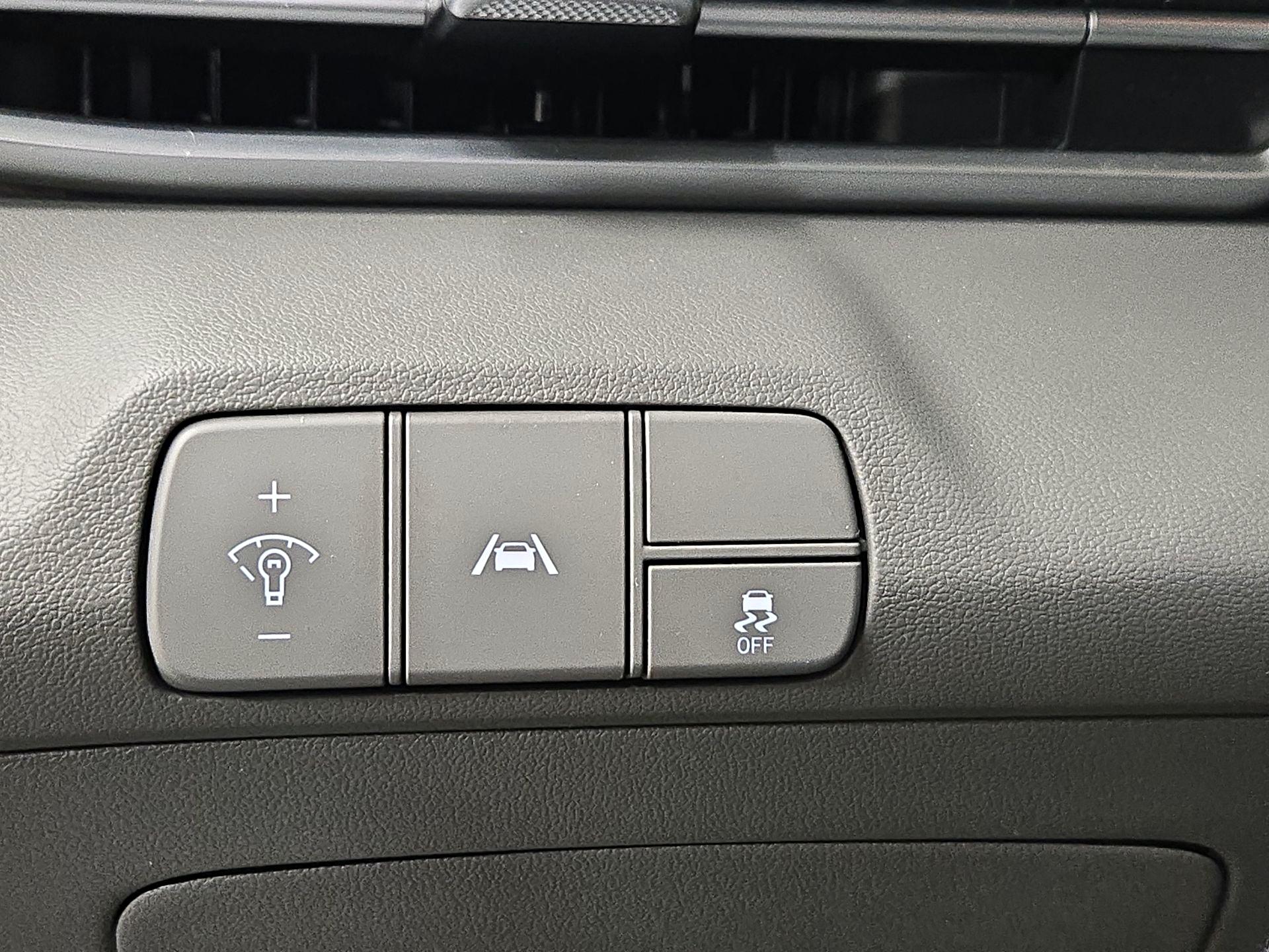 Thumbnail: 2023 Hyundai Elantra - 13