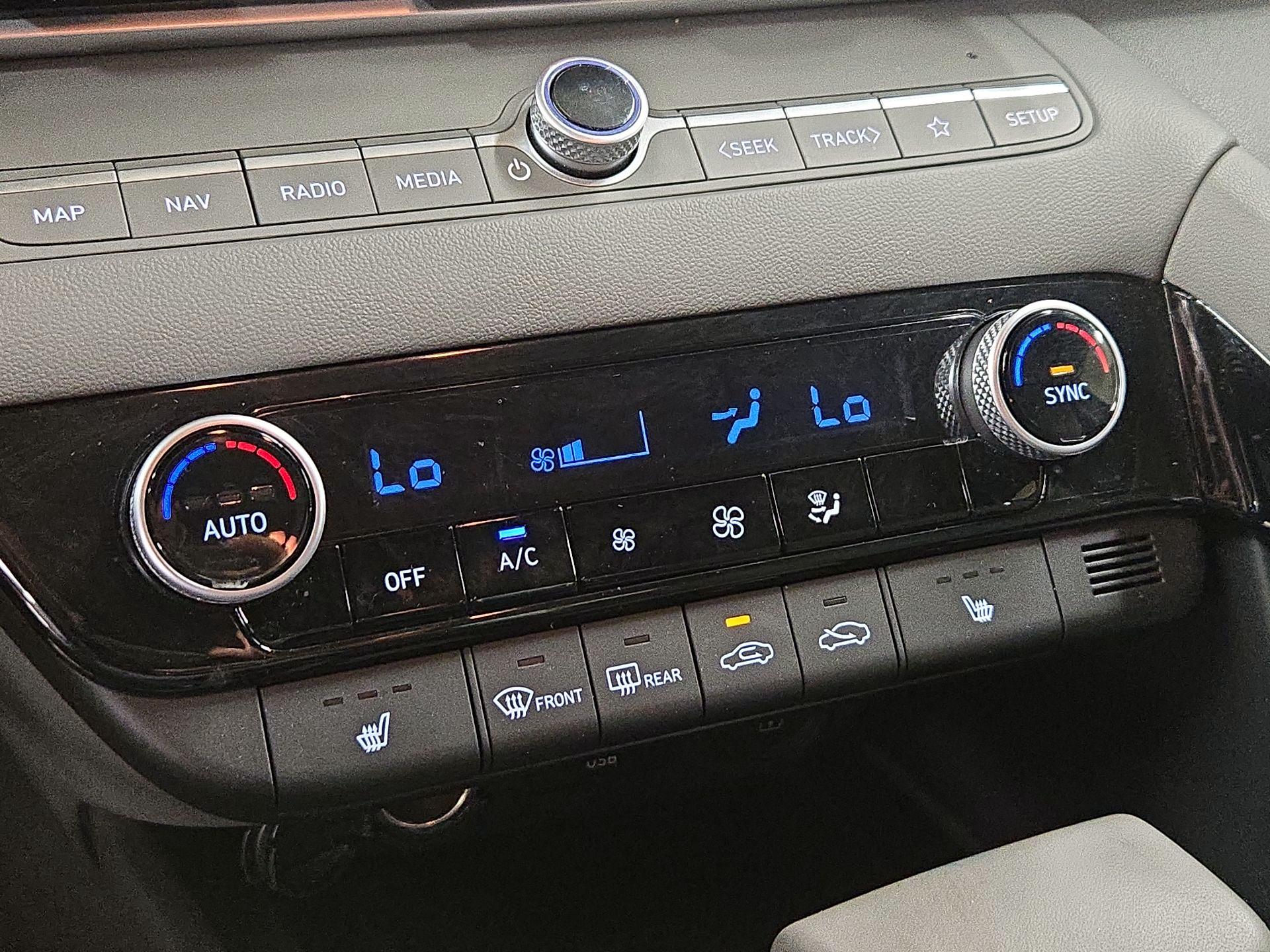 Thumbnail: 2023 Hyundai Elantra - 17