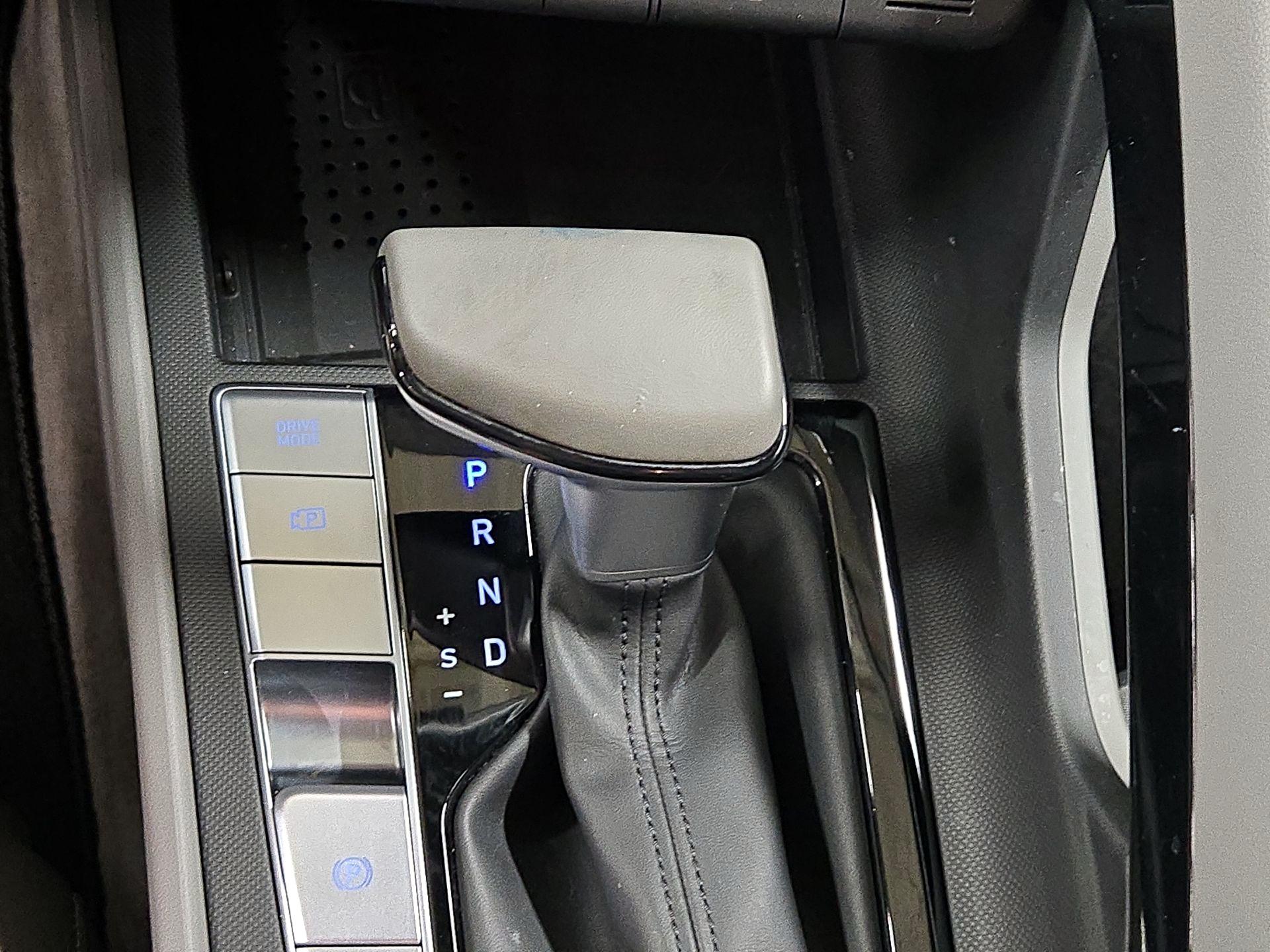 Thumbnail: 2023 Hyundai Elantra - 18