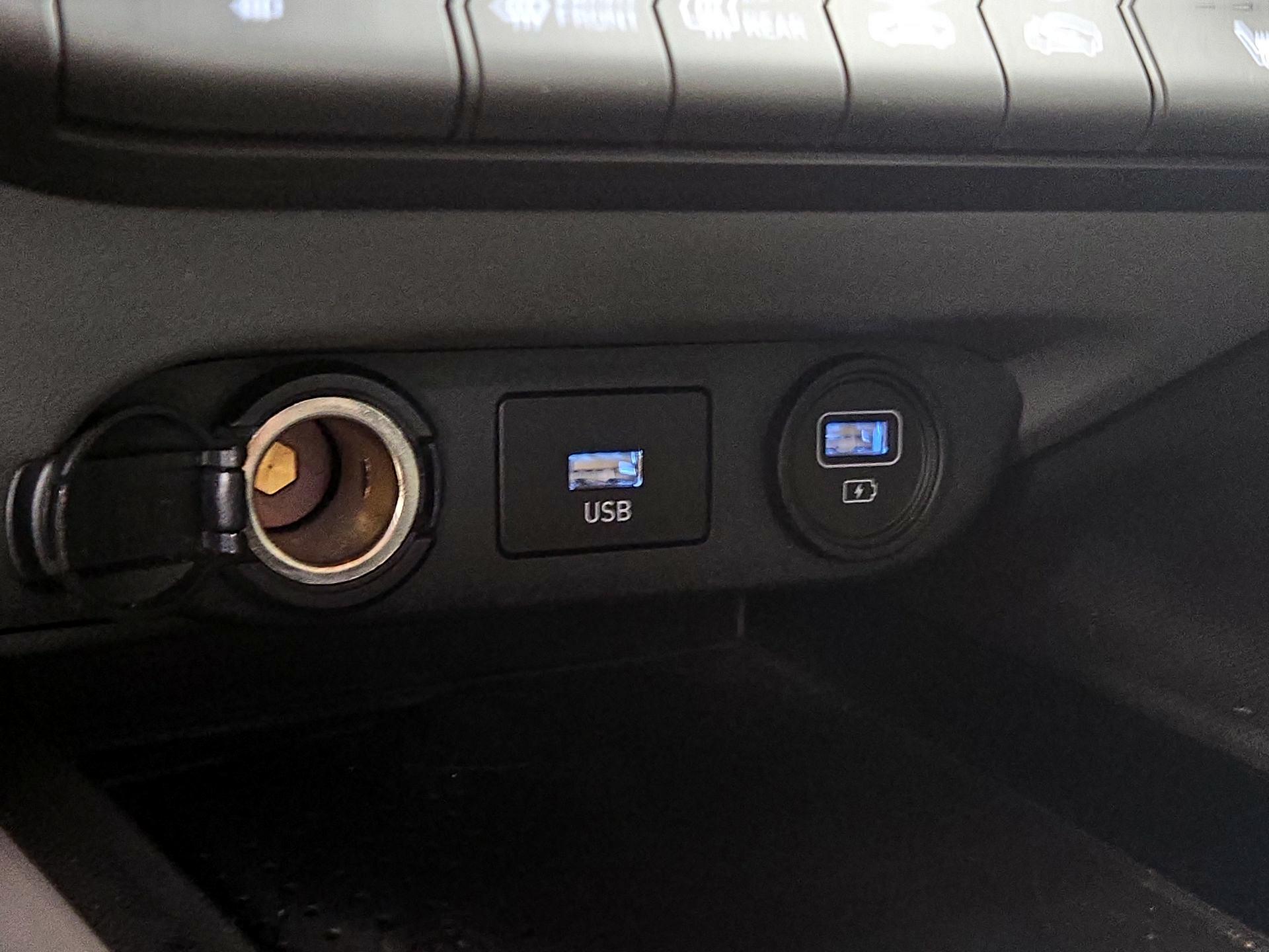 Thumbnail: 2023 Hyundai Elantra - 19