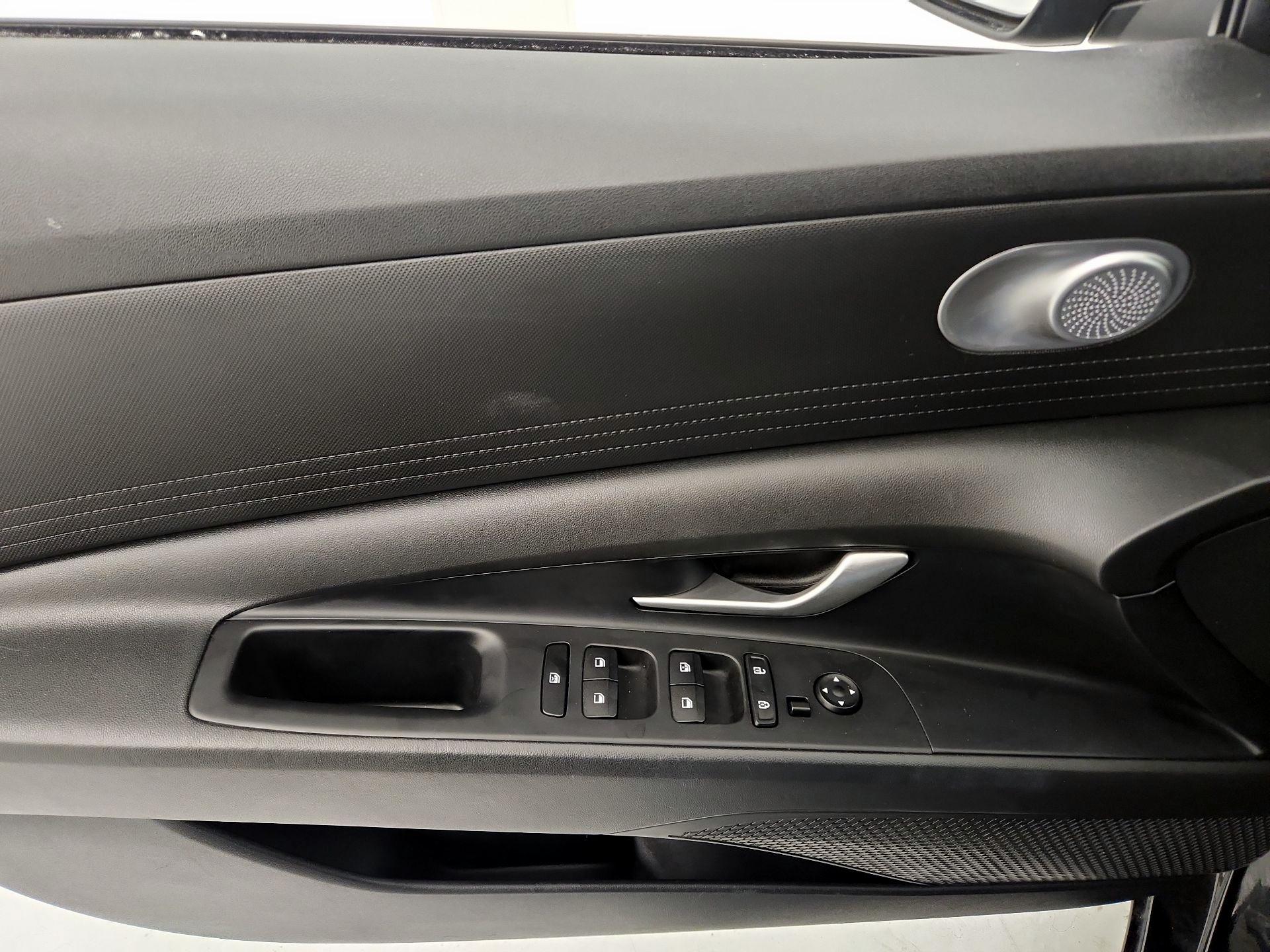 Thumbnail: 2022 Hyundai Elantra - 12