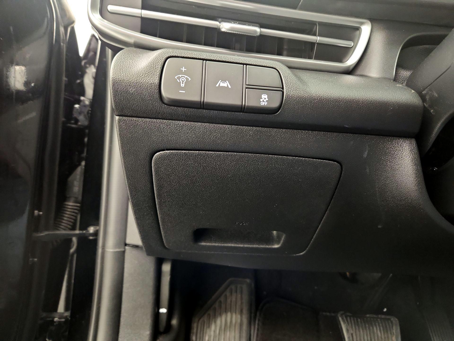 Thumbnail: 2022 Hyundai Elantra - 13