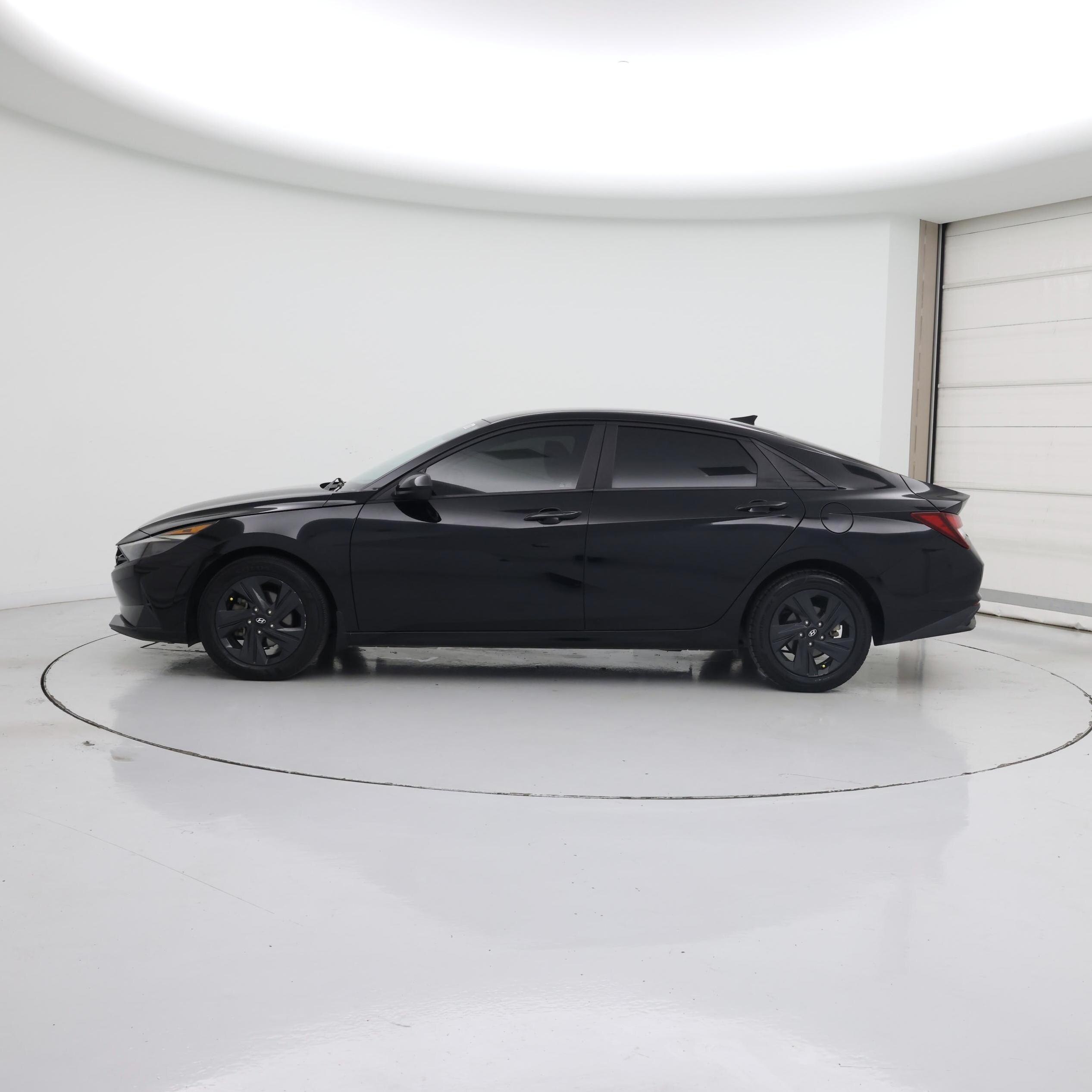 Thumbnail: 2022 Hyundai Elantra - 3