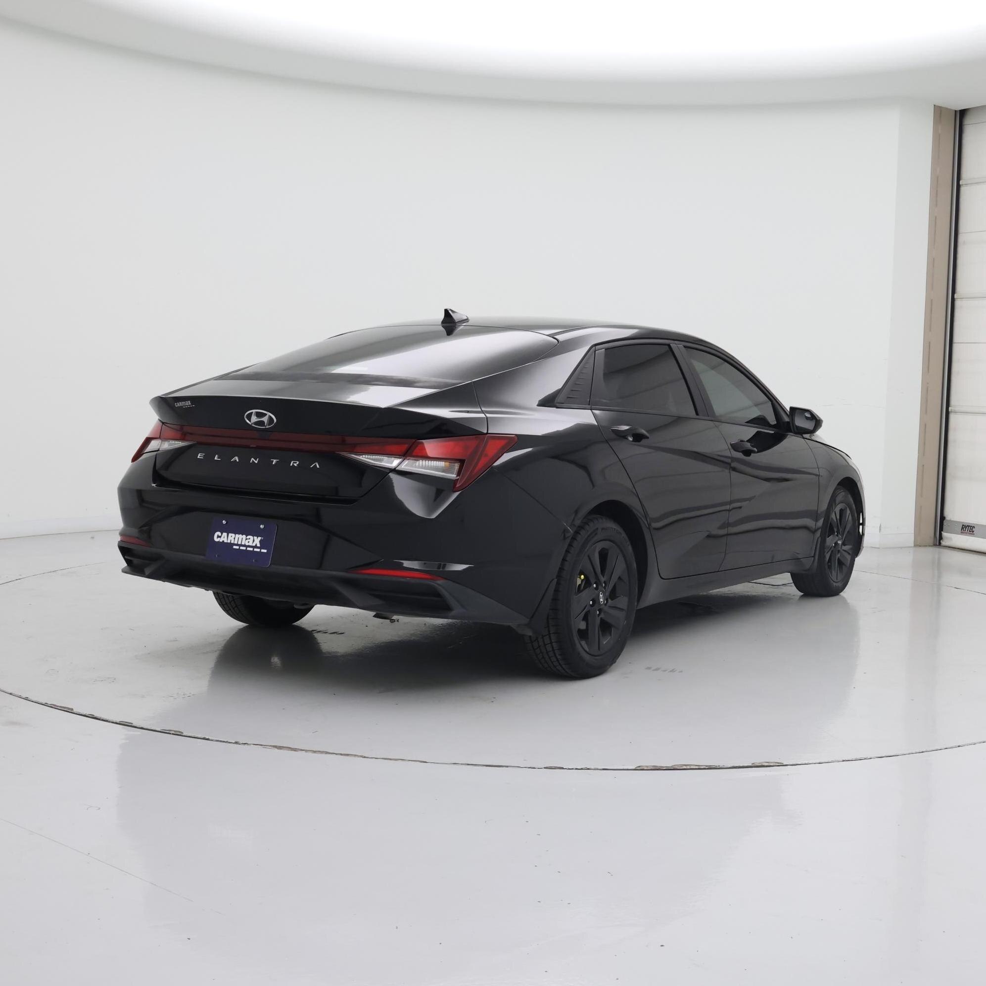 Thumbnail: 2022 Hyundai Elantra - 8