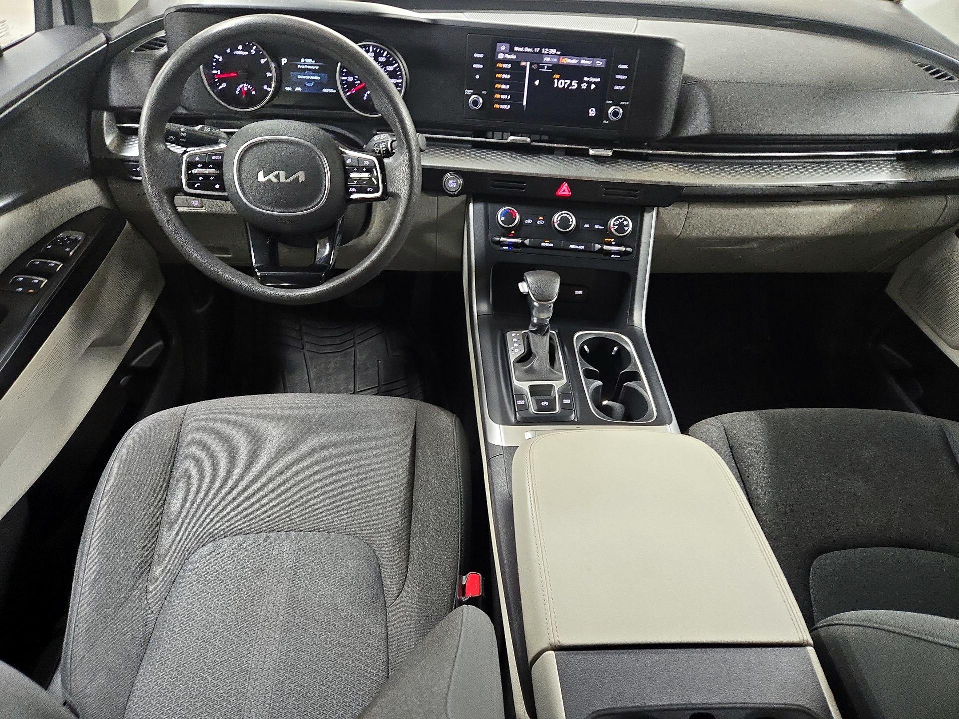 Thumbnail: 2022 Kia Carnival - 9