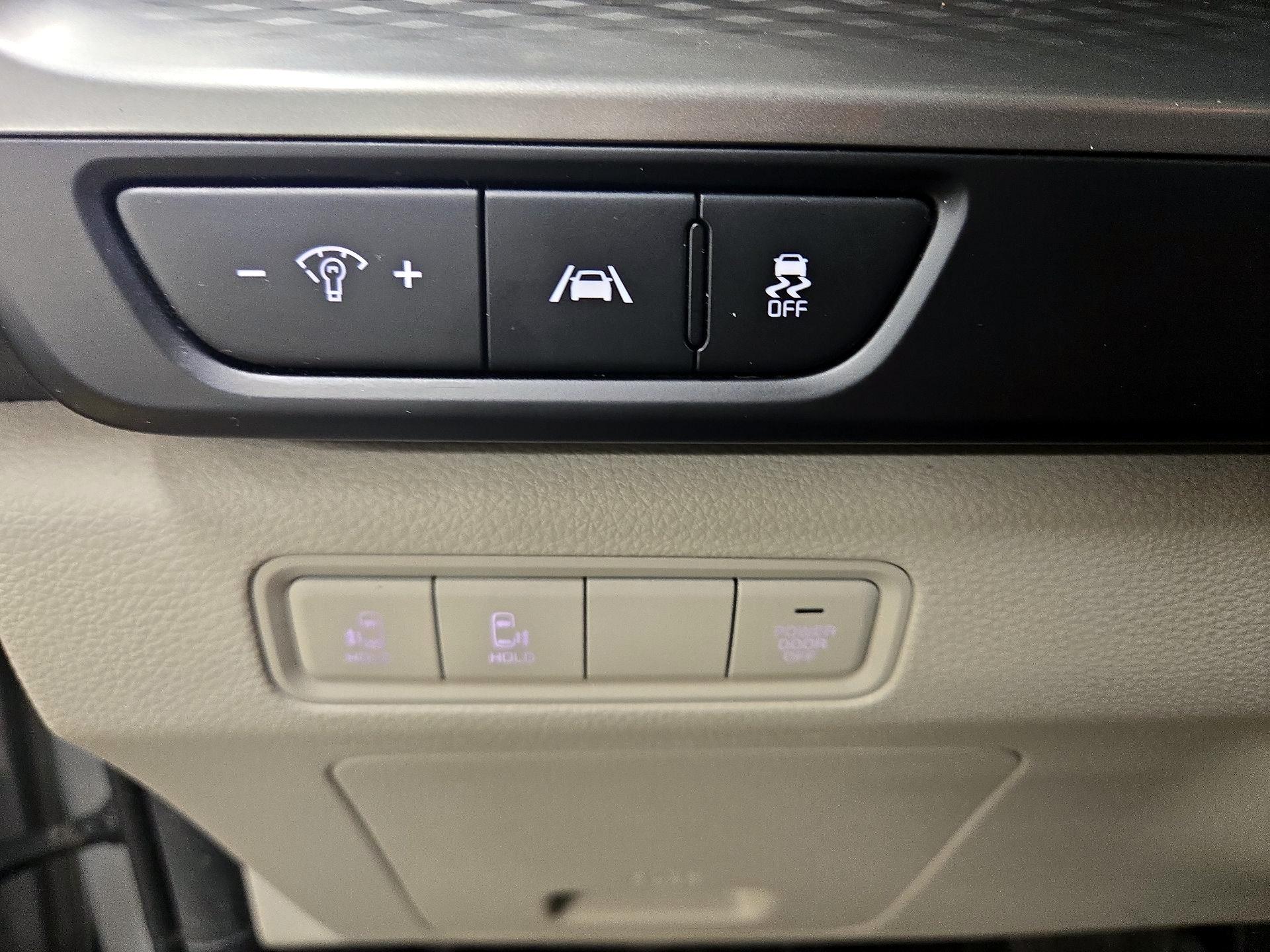 Thumbnail: 2022 Kia Carnival - 13