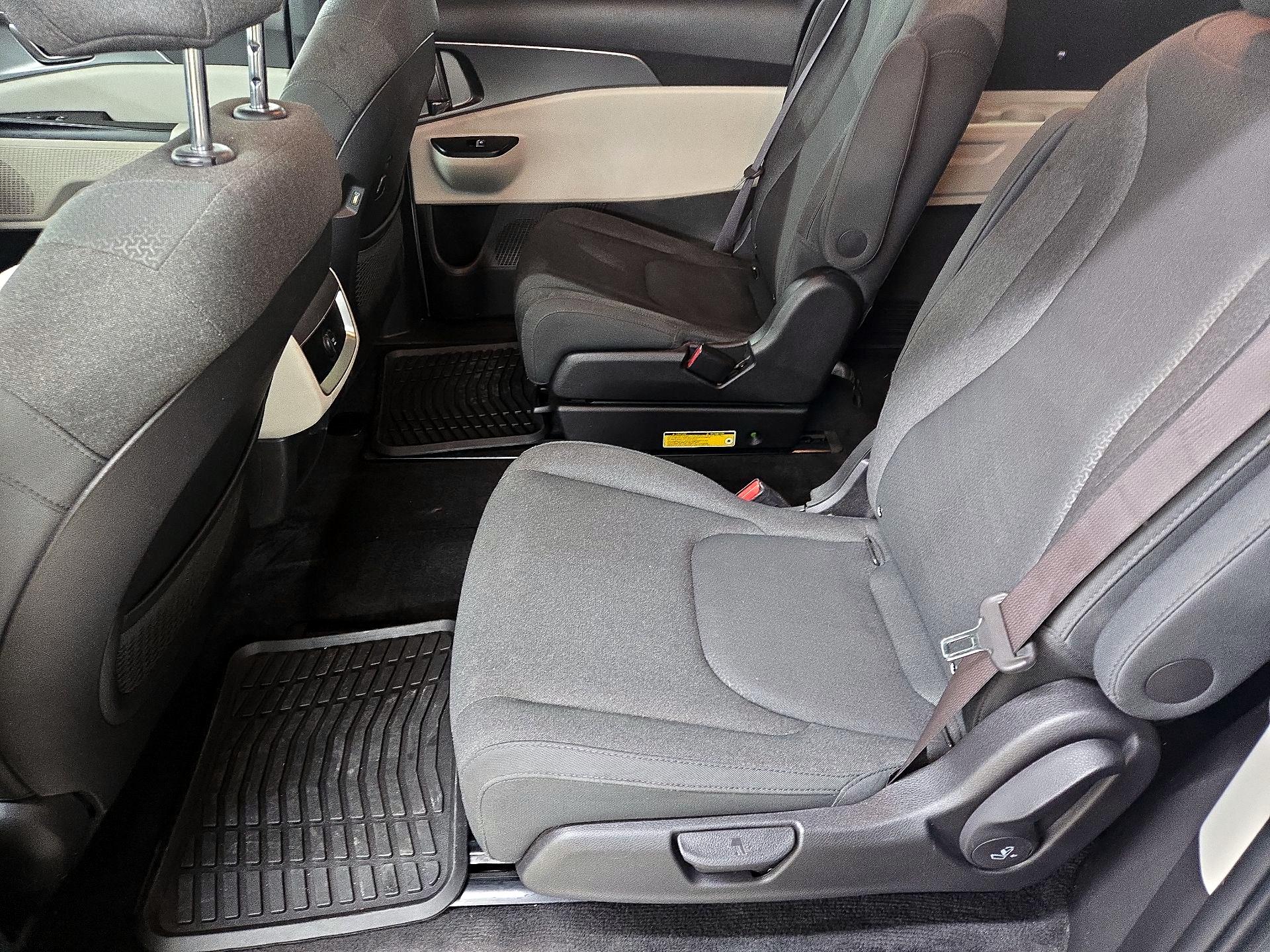 Thumbnail: 2022 Kia Carnival - 19