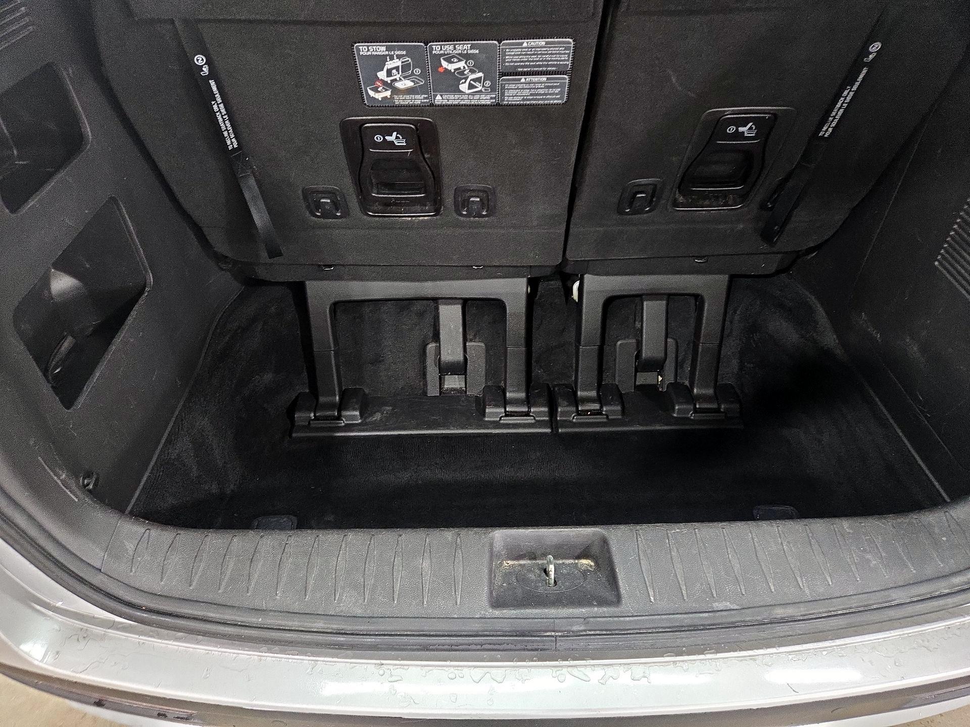 Thumbnail: 2022 Kia Carnival - 20