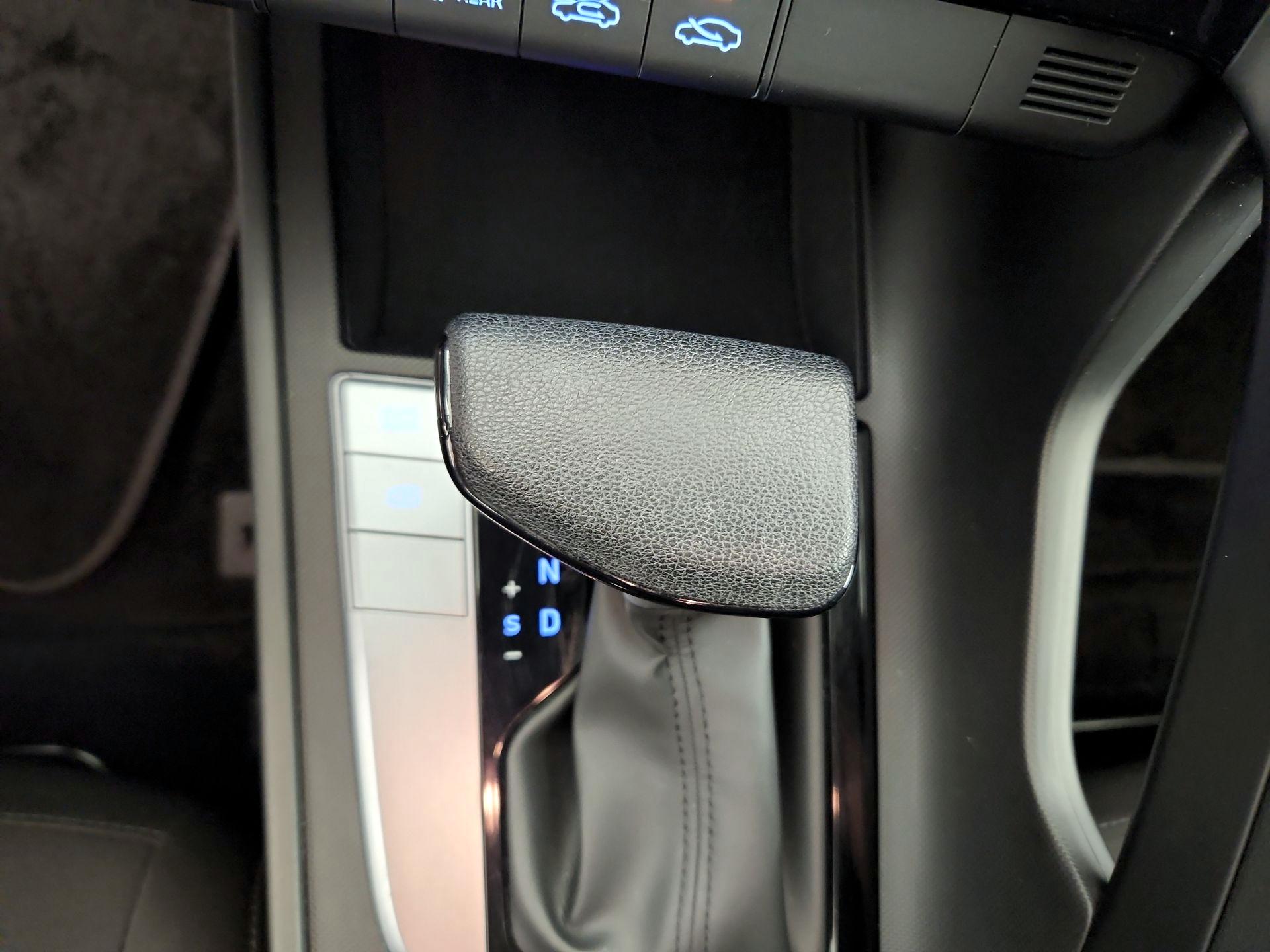 Thumbnail: 2024 Hyundai Elantra - 18