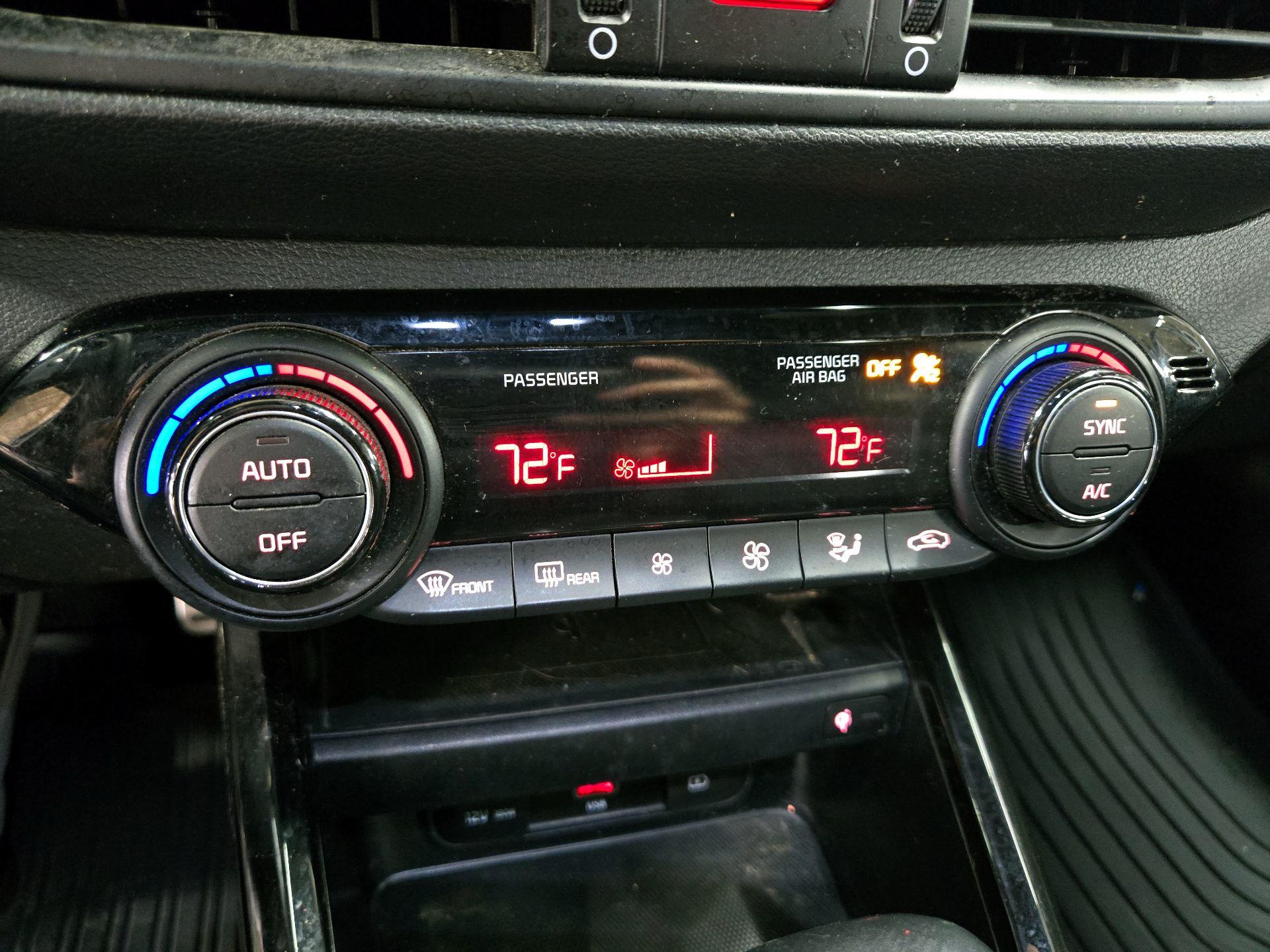 Thumbnail: 2023 Kia Forte - 17