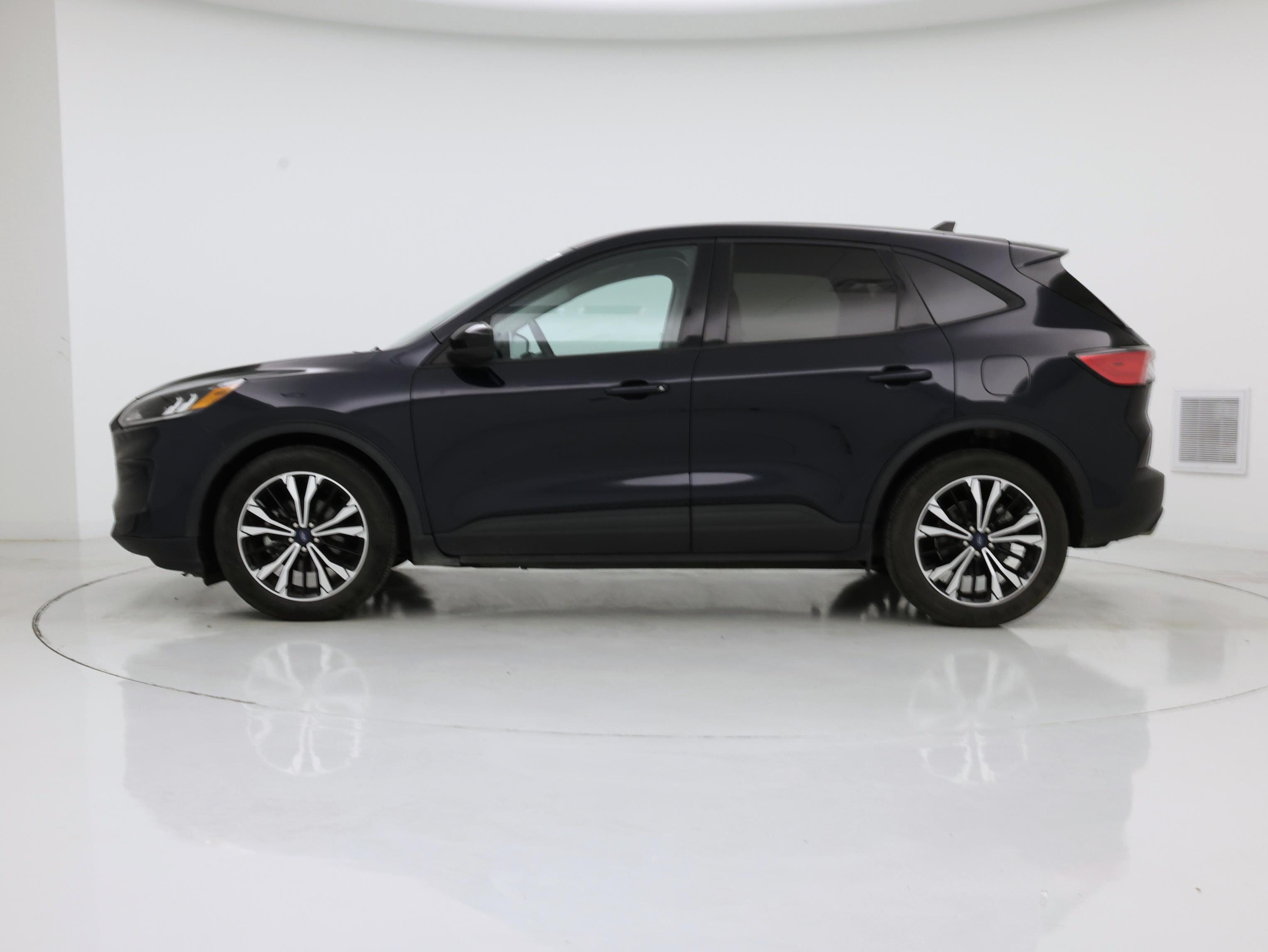 Thumbnail: 2021 Ford Escape - 3