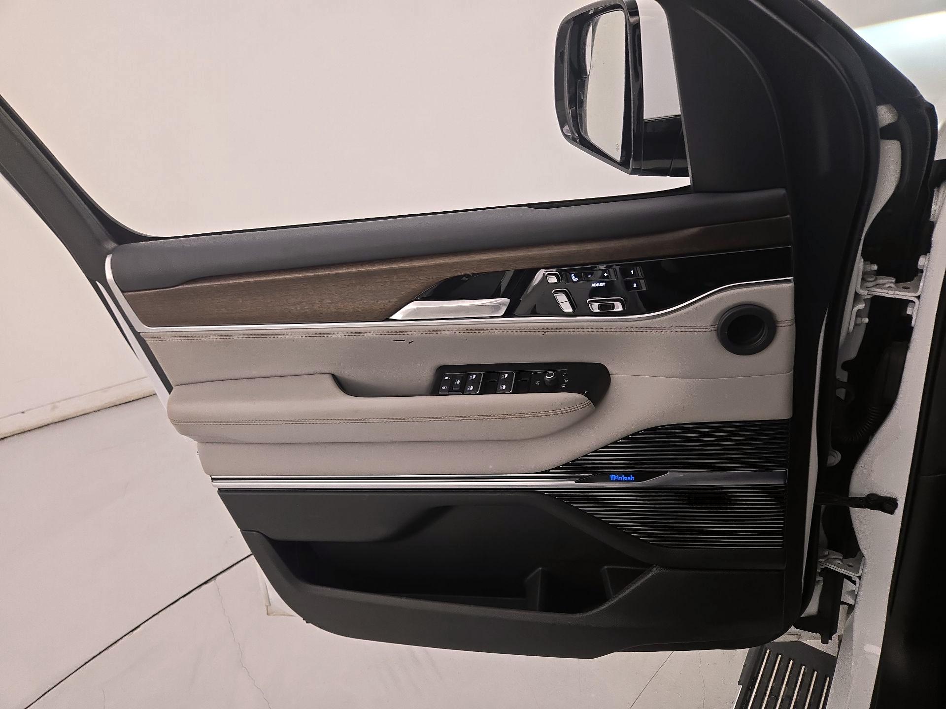 Thumbnail: 2022 Jeep Grand Wagoneer - 12