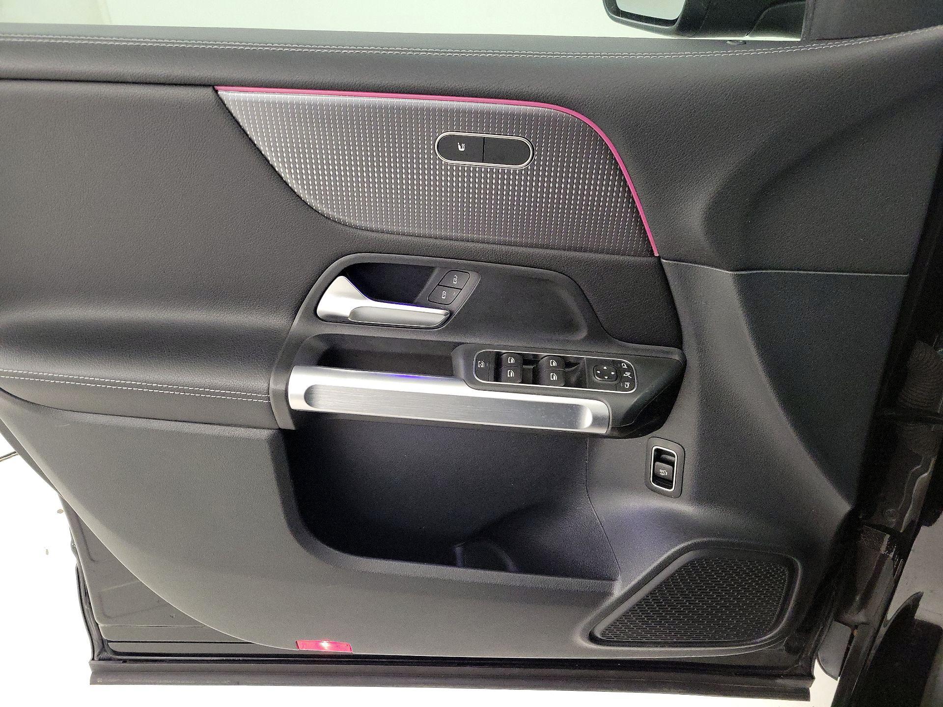 Thumbnail: 2022 Mercedes-Benz GLB - 12