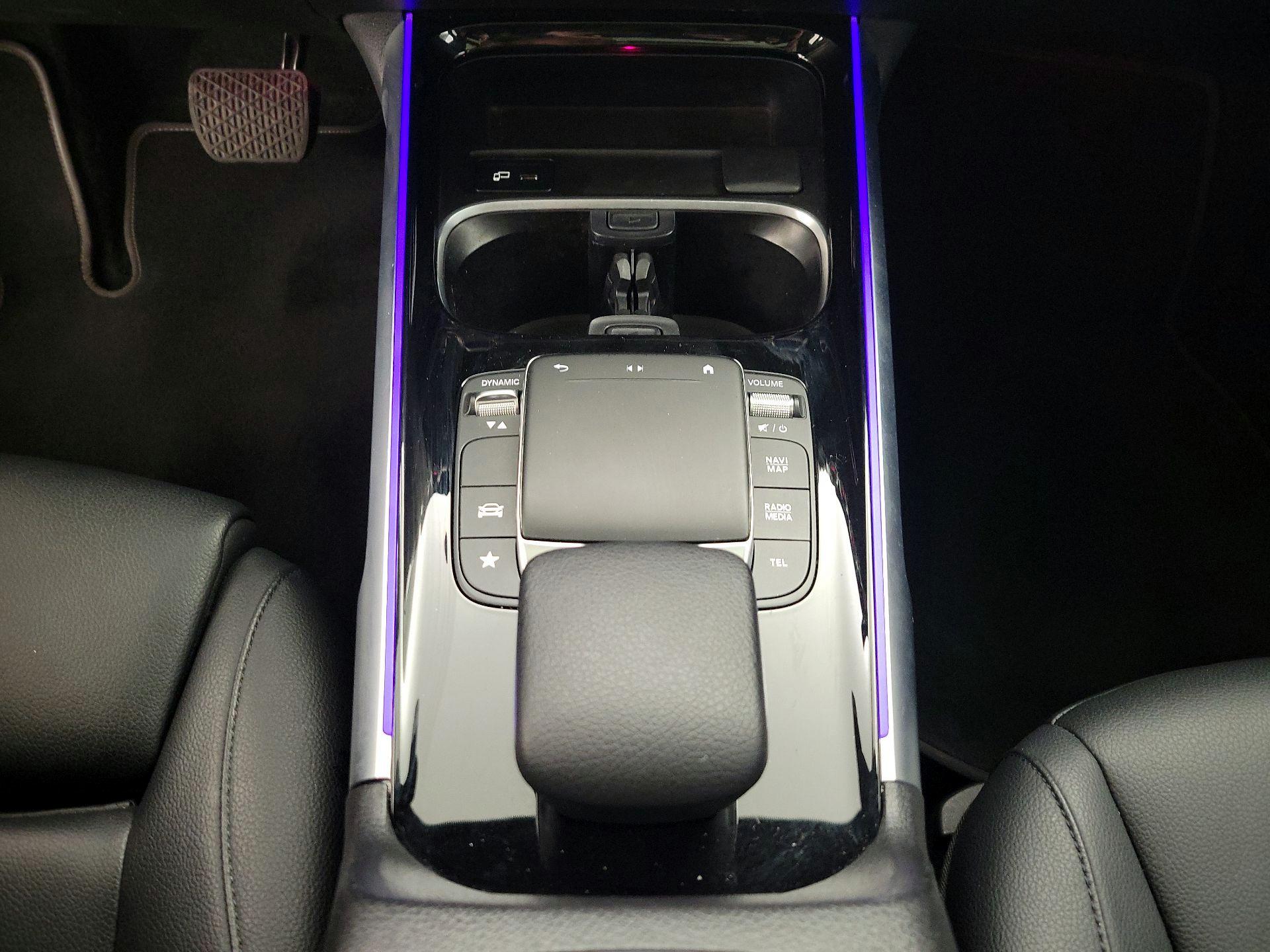 Thumbnail: 2022 Mercedes-Benz GLB - 17