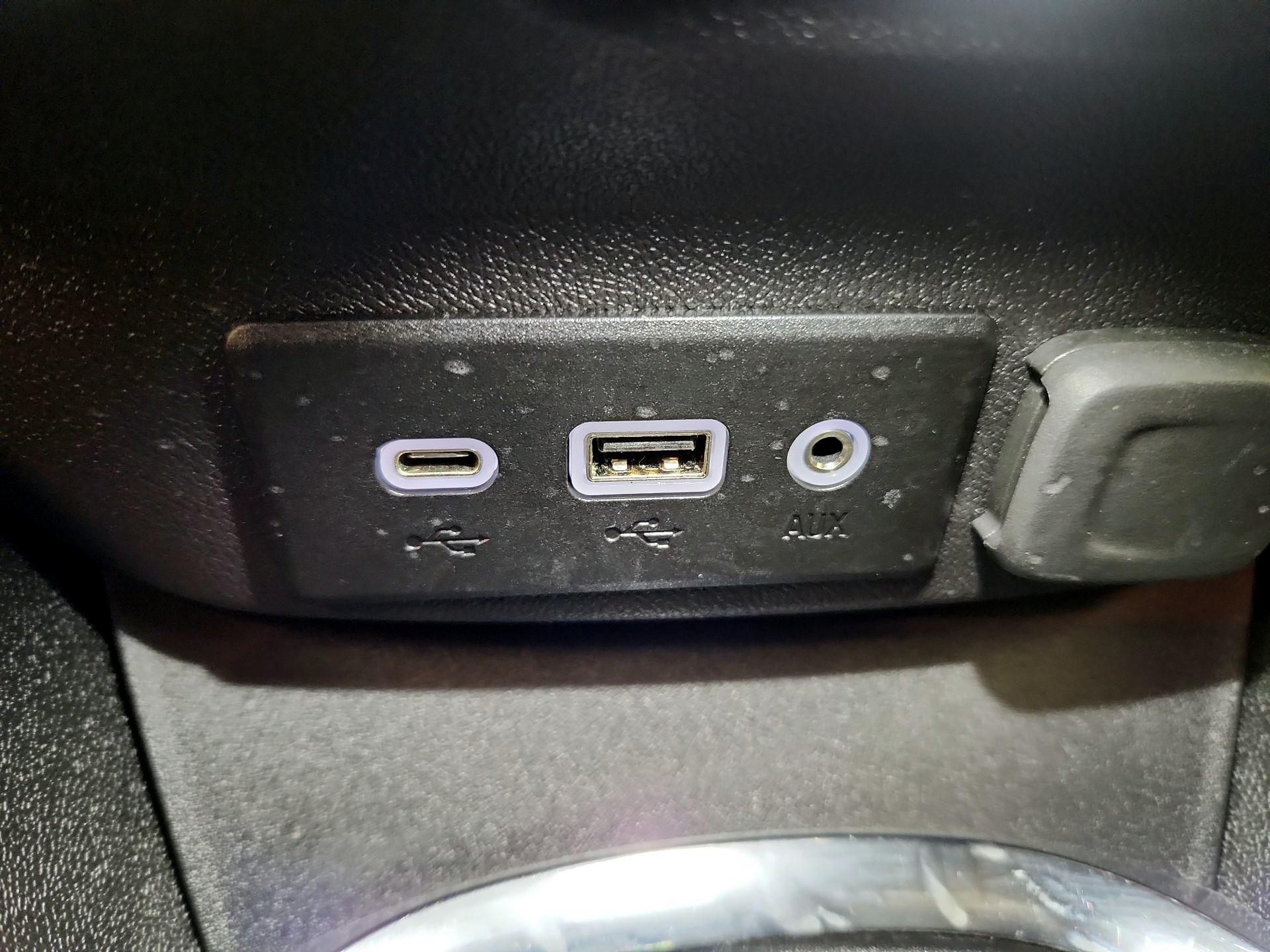 Thumbnail: 2023 Chevrolet Malibu - 18