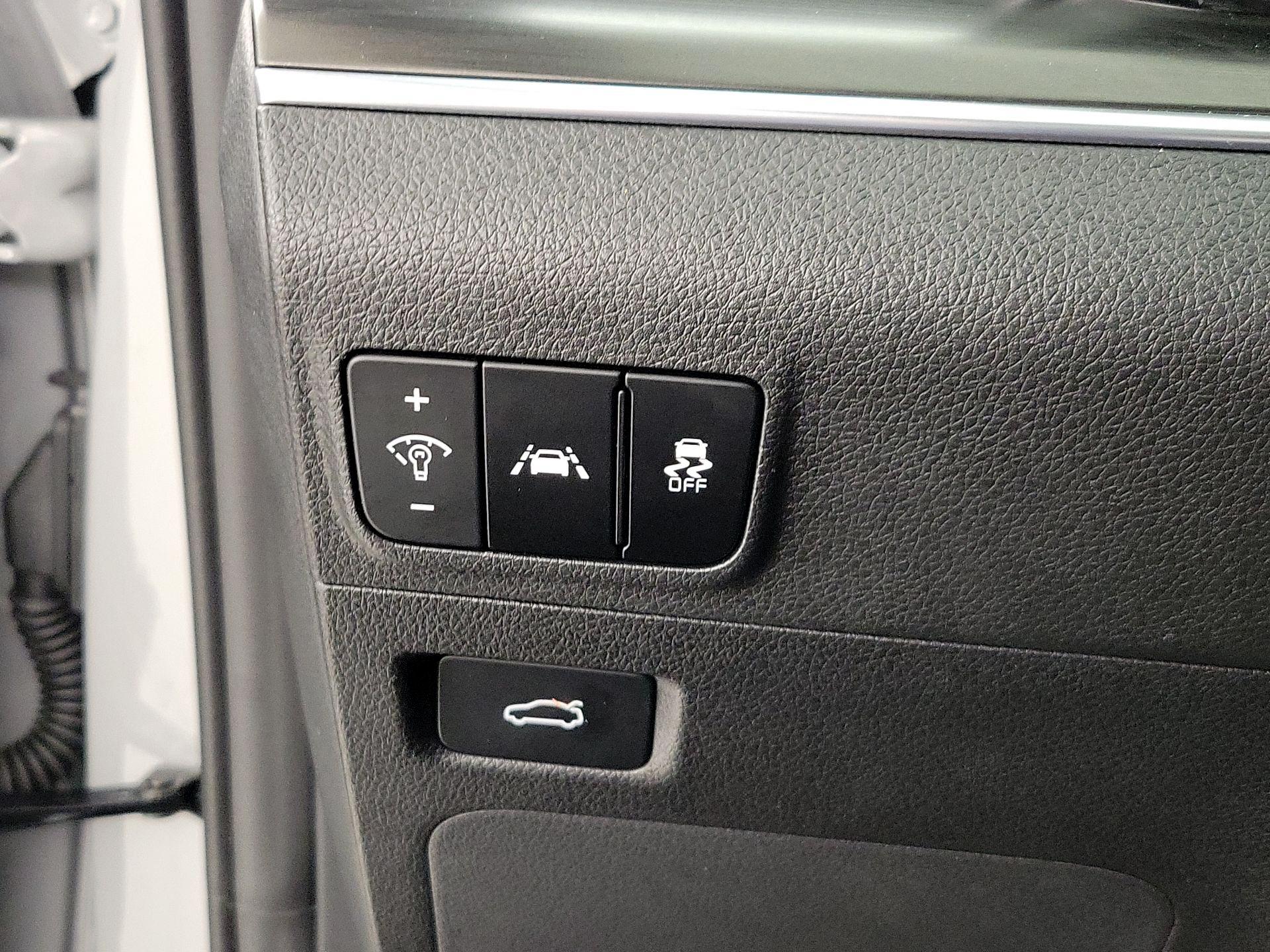 Thumbnail: 2023 Kia K5 - 13