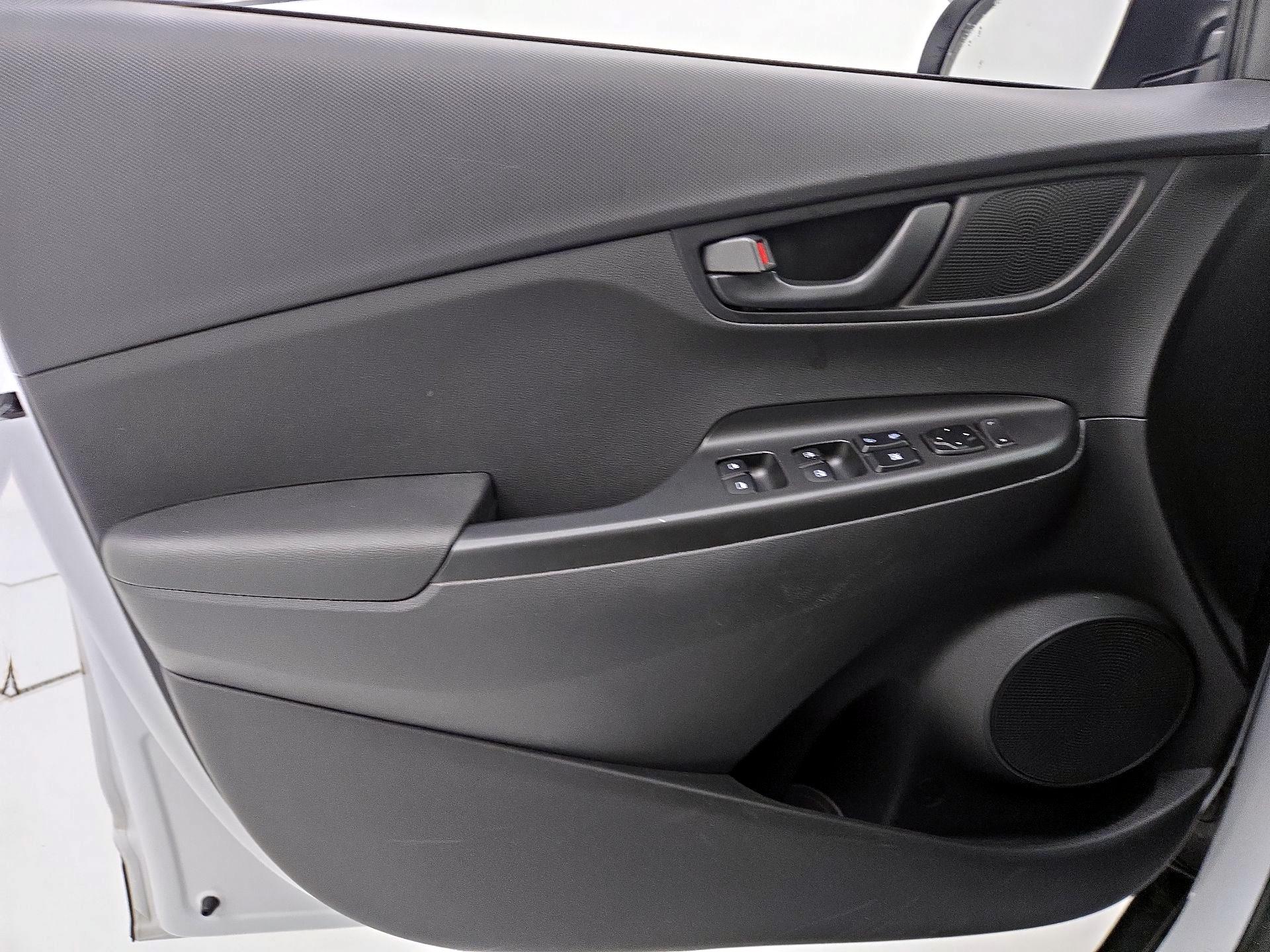 Thumbnail: 2021 Hyundai Kona - 12