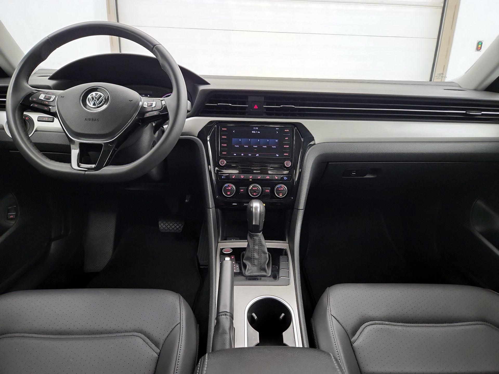 Thumbnail: 2022 Volkswagen Passat - 9