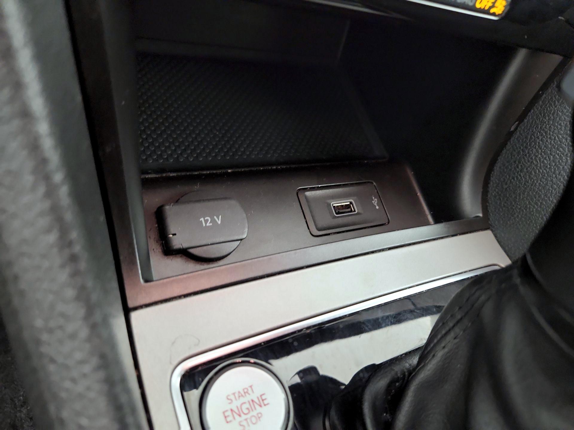 Thumbnail: 2022 Volkswagen Passat - 18