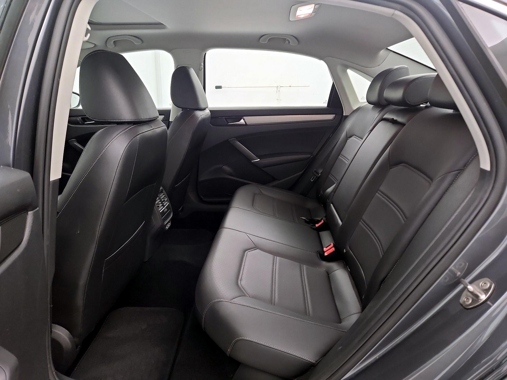 Thumbnail: 2022 Volkswagen Passat - 20