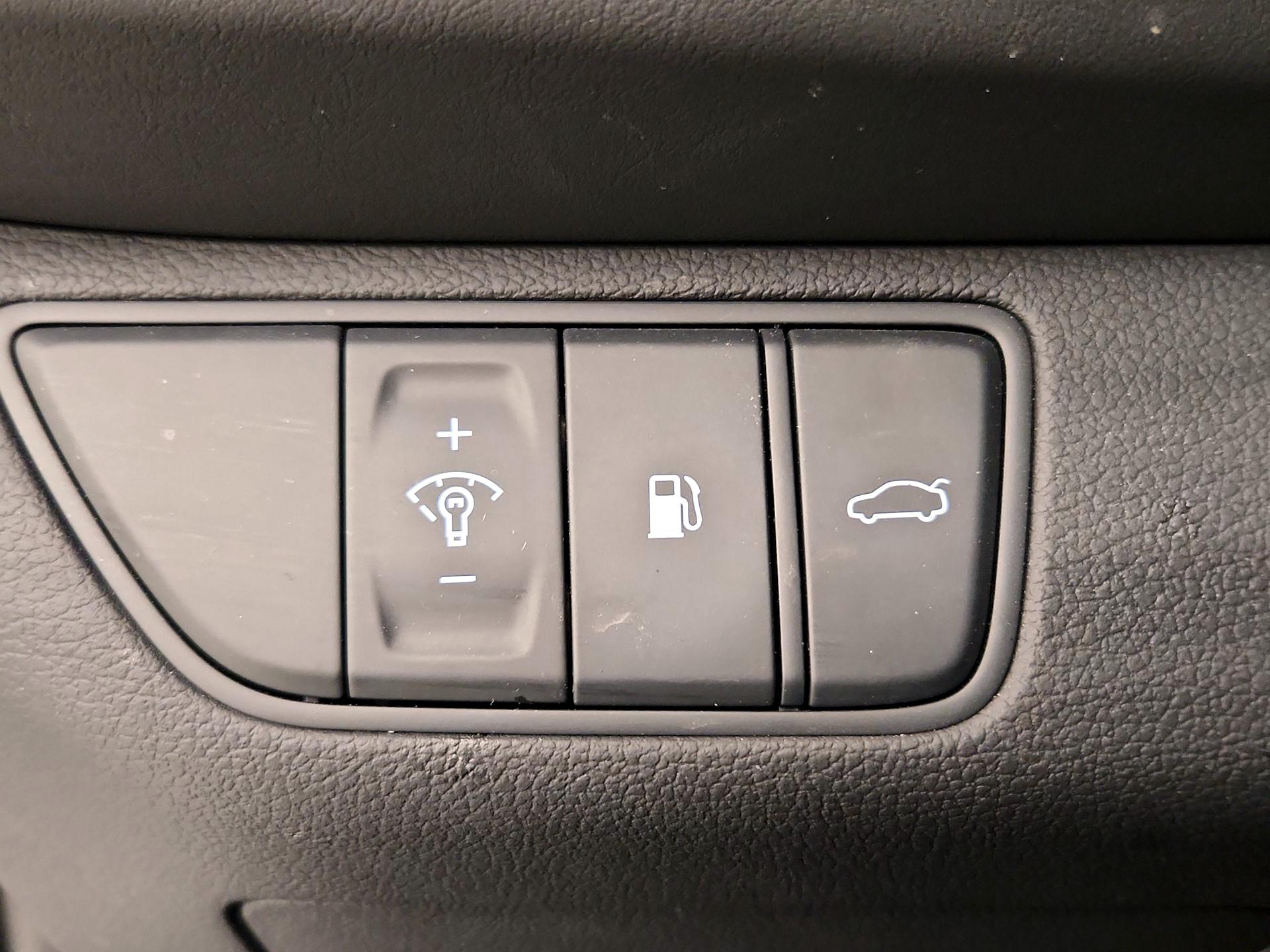 Thumbnail: 2024 Genesis G70 - 13