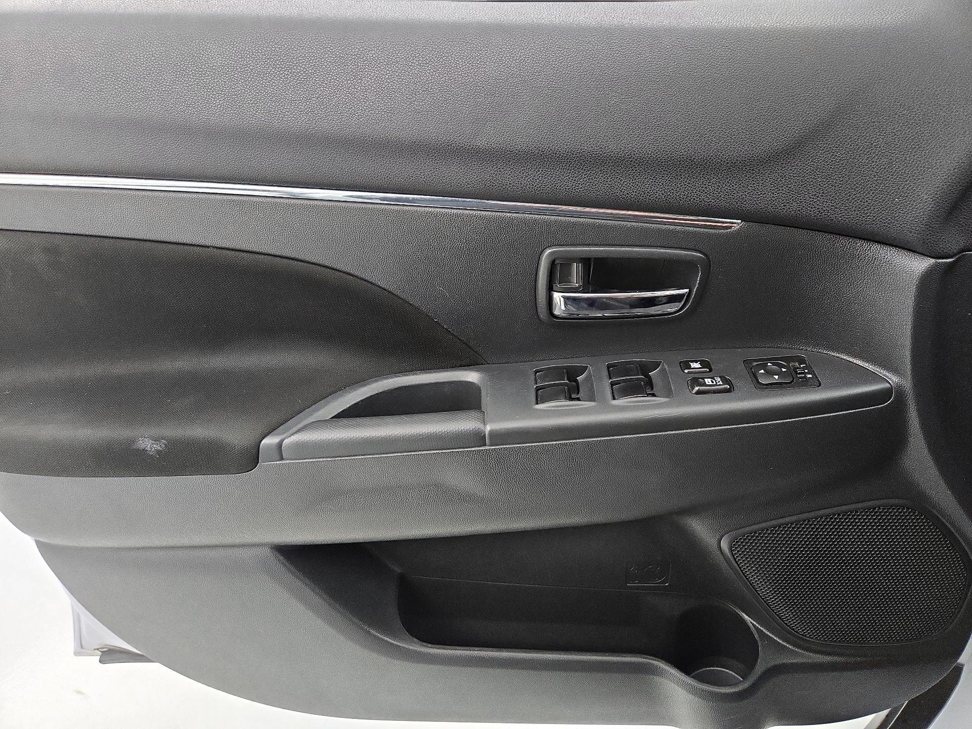 Thumbnail: 2022 Mitsubishi Outlander Sport - 12