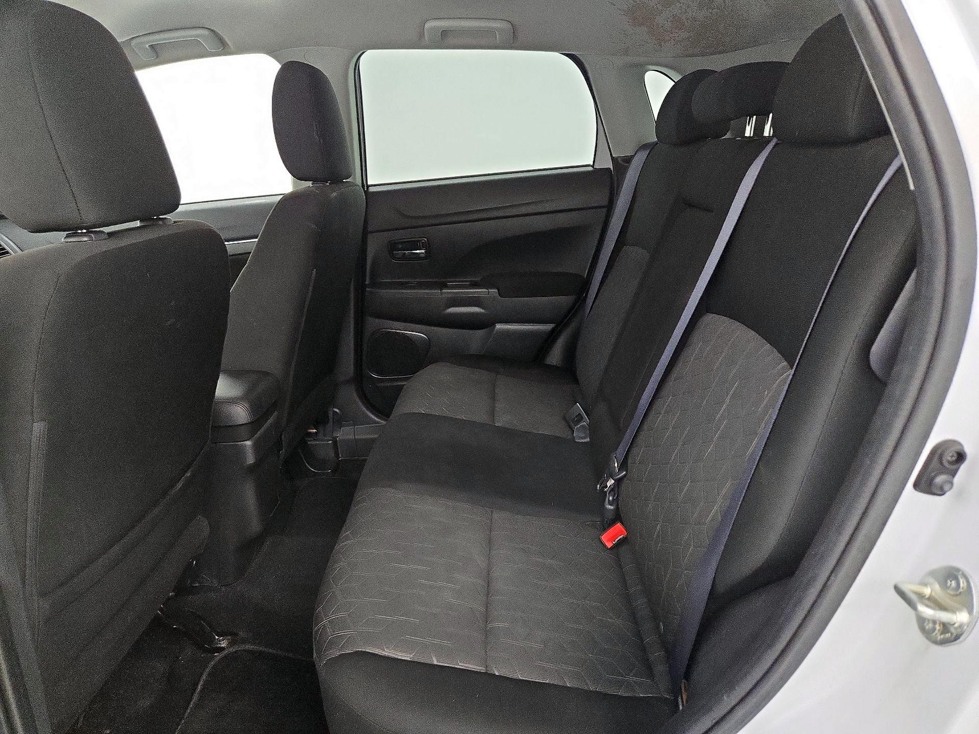 Thumbnail: 2022 Mitsubishi Outlander Sport - 18