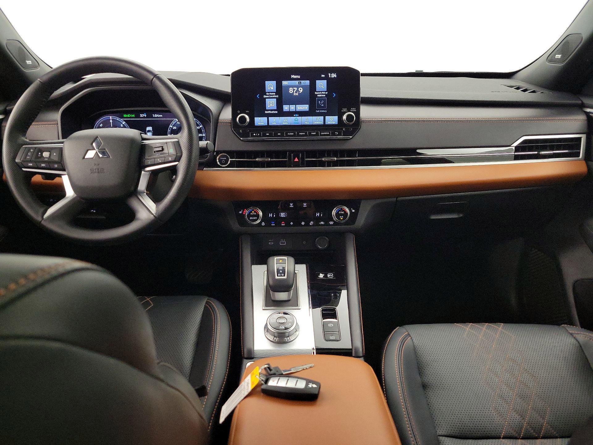 Thumbnail: 2023 Mitsubishi Outlander - 9