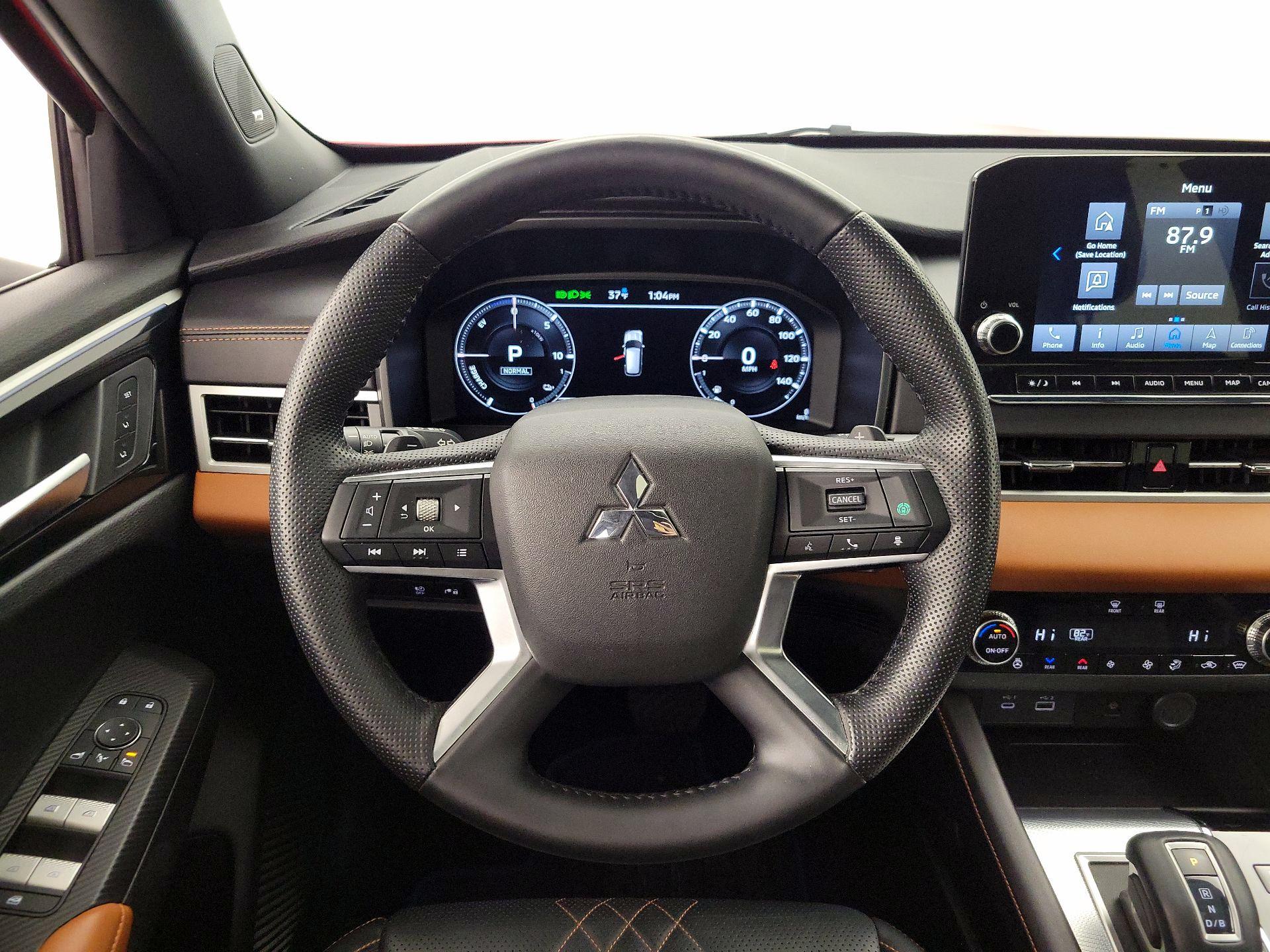 Thumbnail: 2023 Mitsubishi Outlander - 10