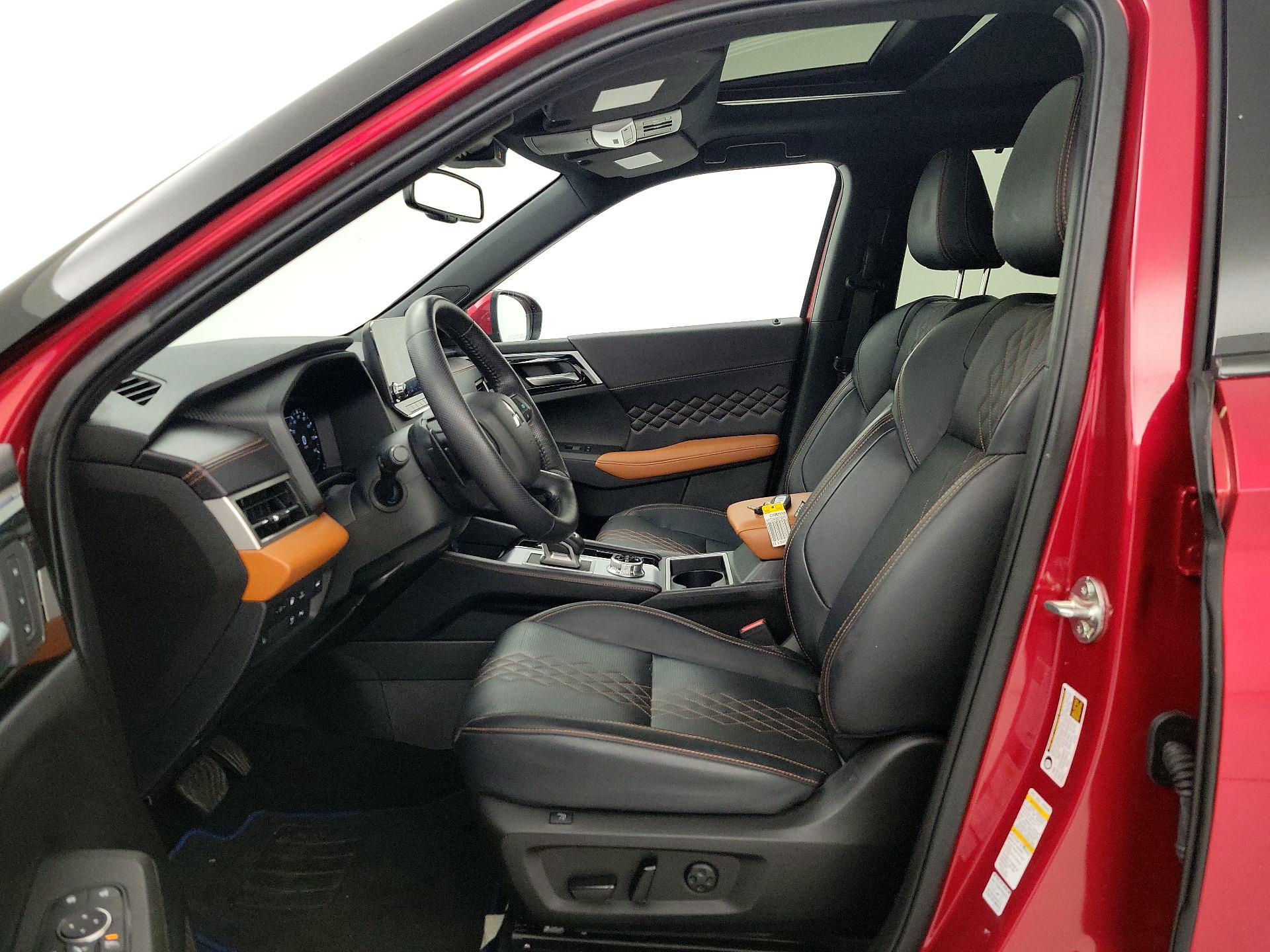 Thumbnail: 2023 Mitsubishi Outlander - 11