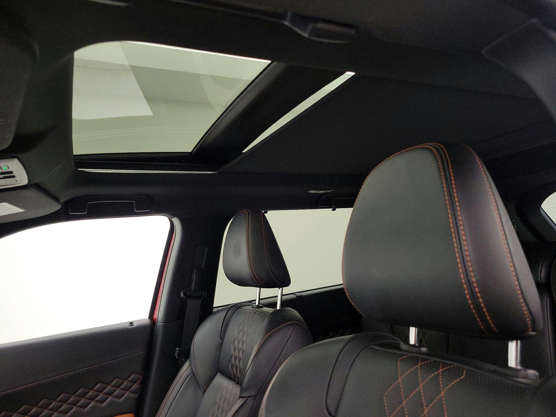 Thumbnail: 2023 Mitsubishi Outlander - 18