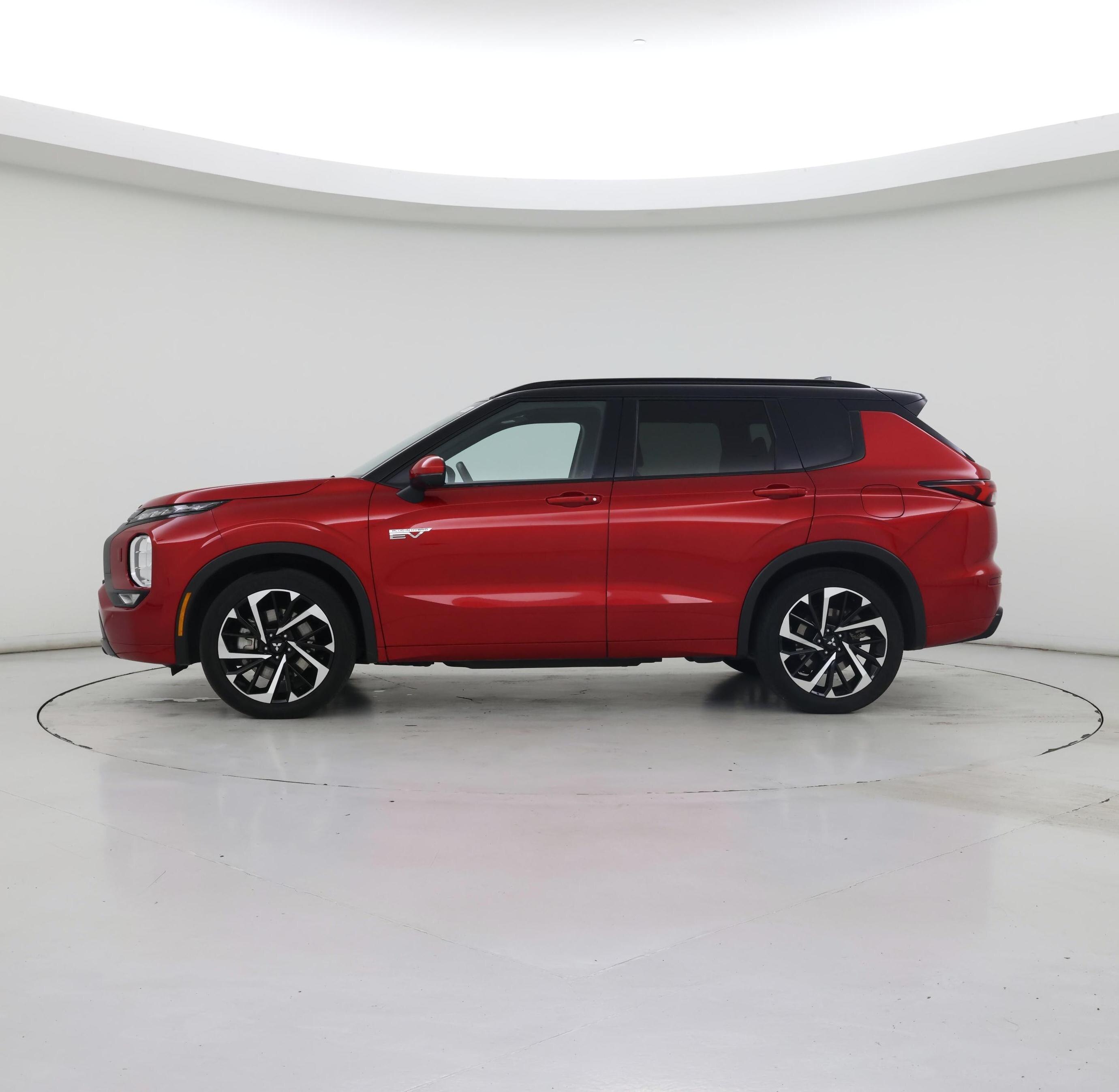 Thumbnail: 2023 Mitsubishi Outlander - 3