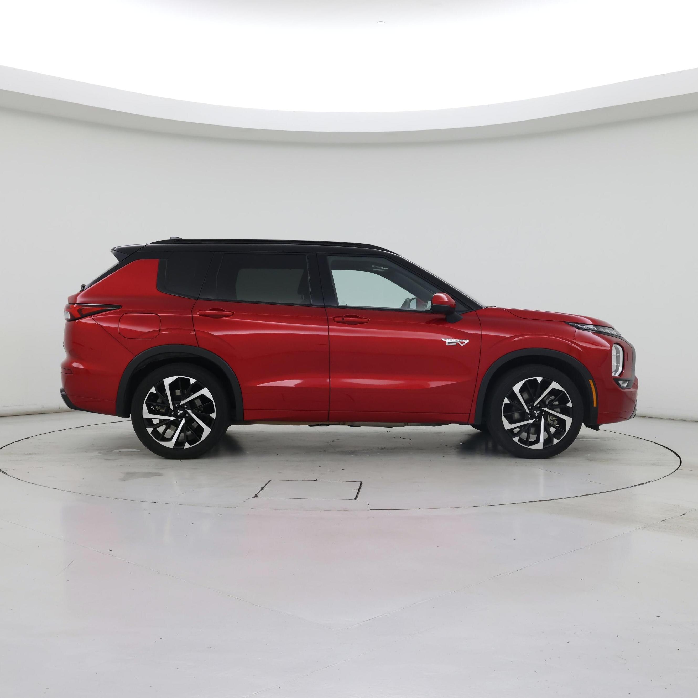 Thumbnail: 2023 Mitsubishi Outlander - 7