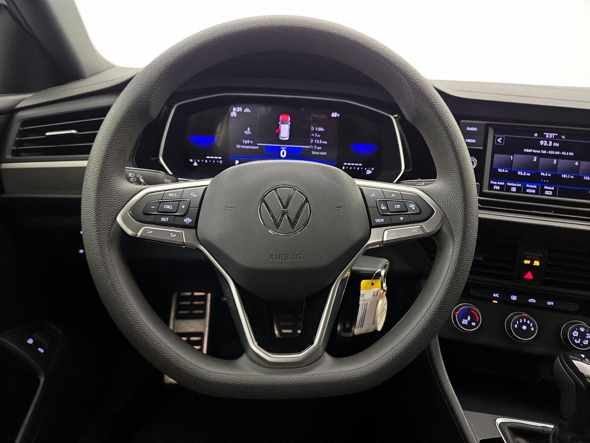 Thumbnail: 2023 Volkswagen Jetta - 10