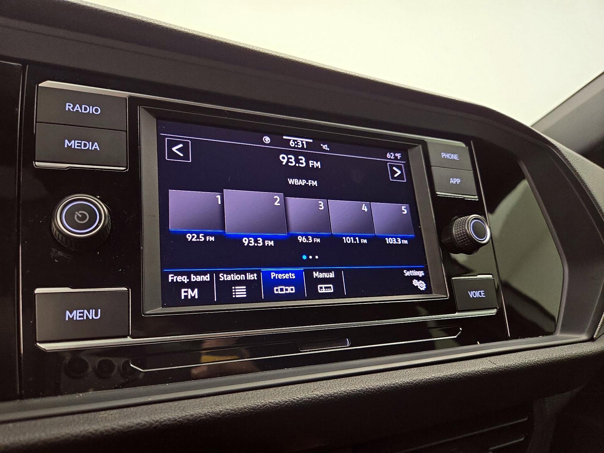 Thumbnail: 2023 Volkswagen Jetta - 15